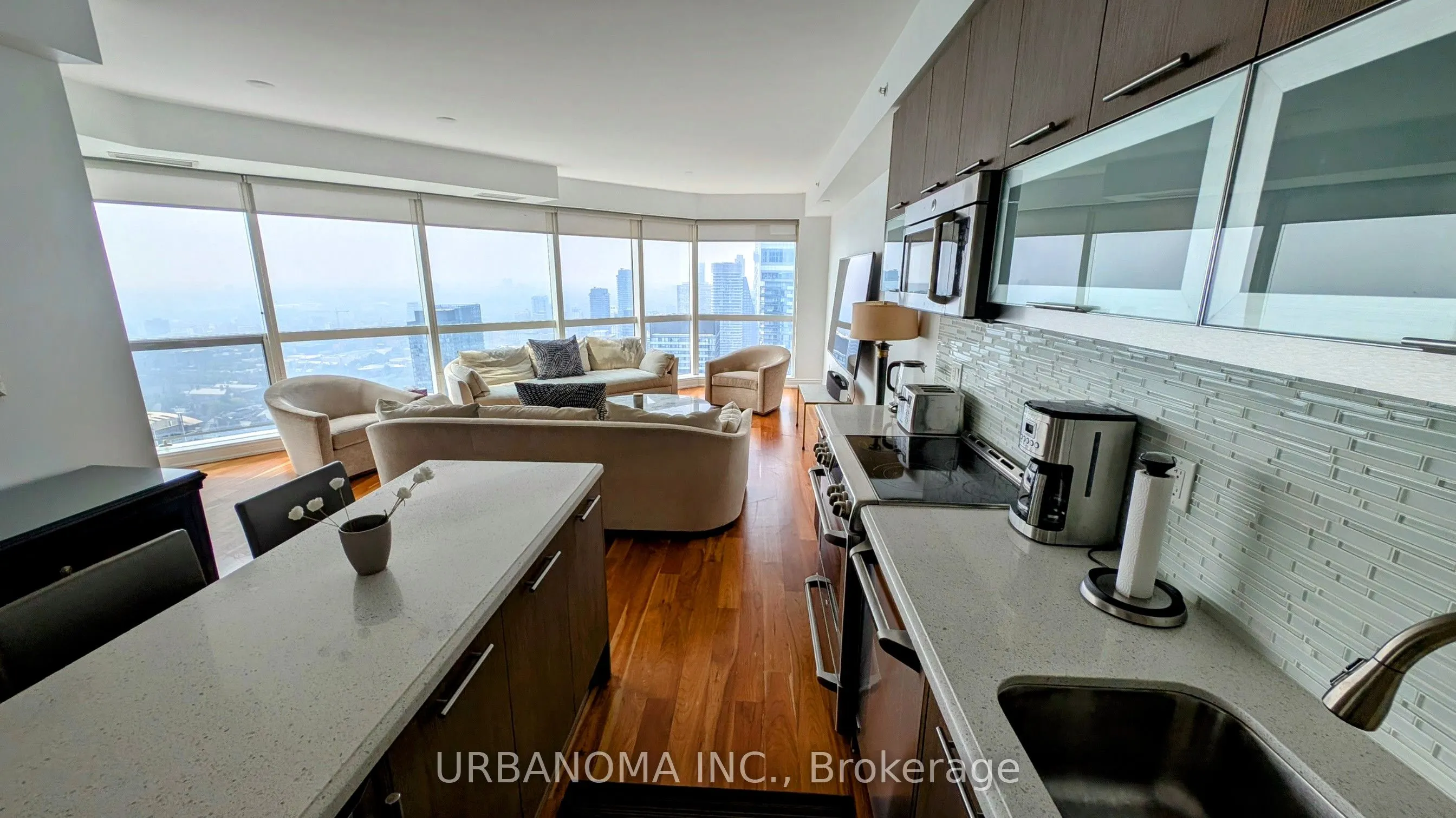 388 Yonge Street W, #6116
