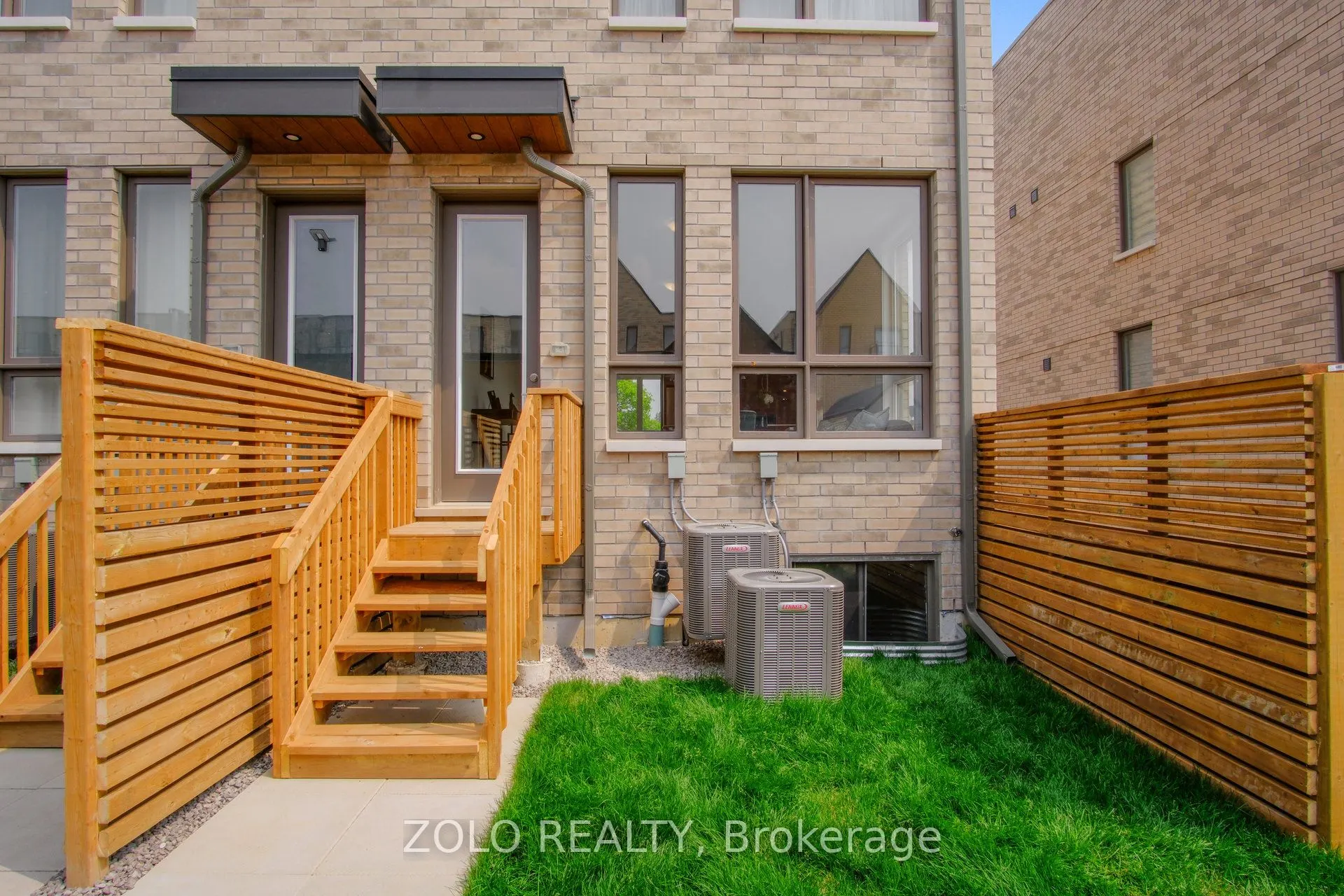 30 Deep Roots Terrace