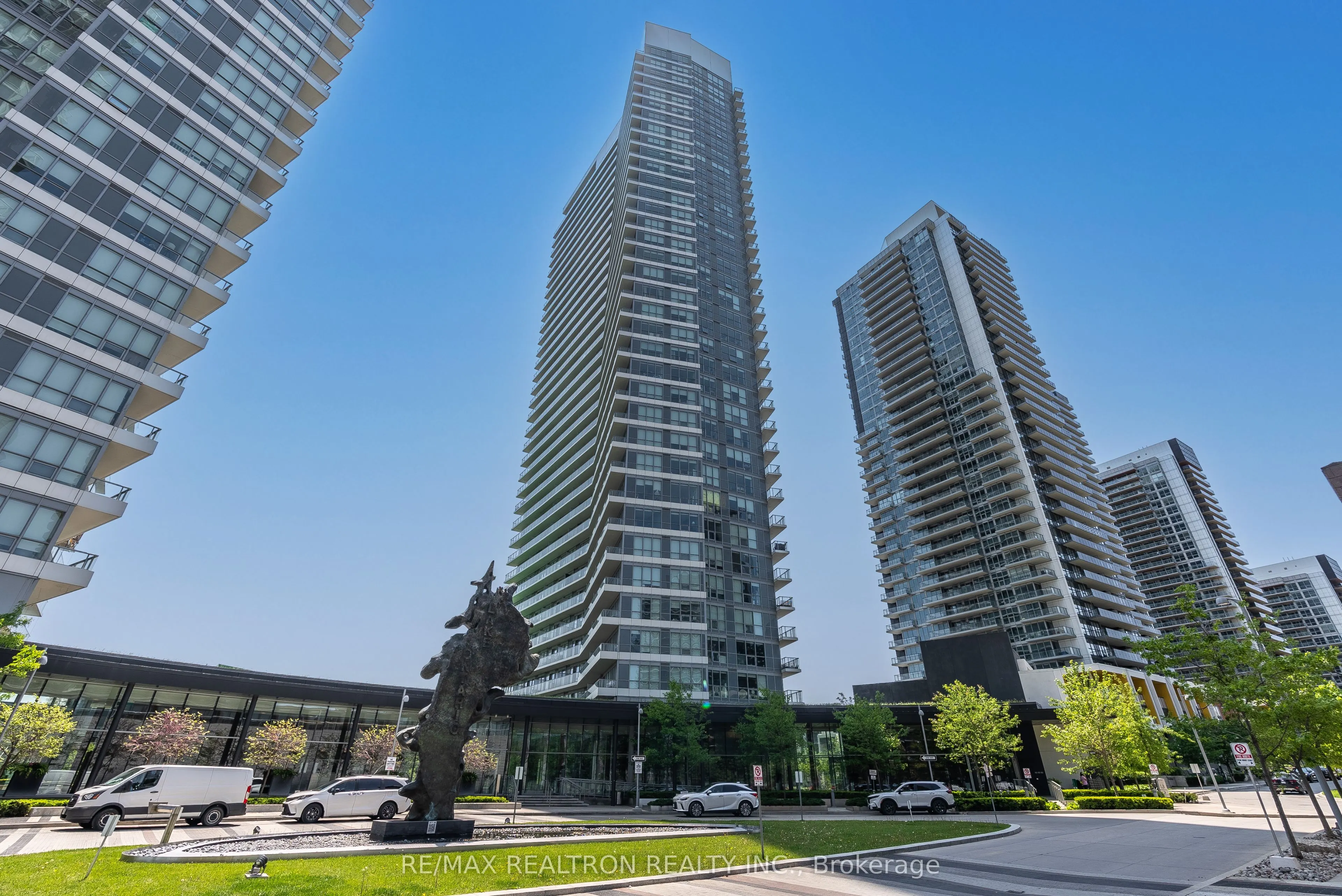 115 McMahon Drive, #1110