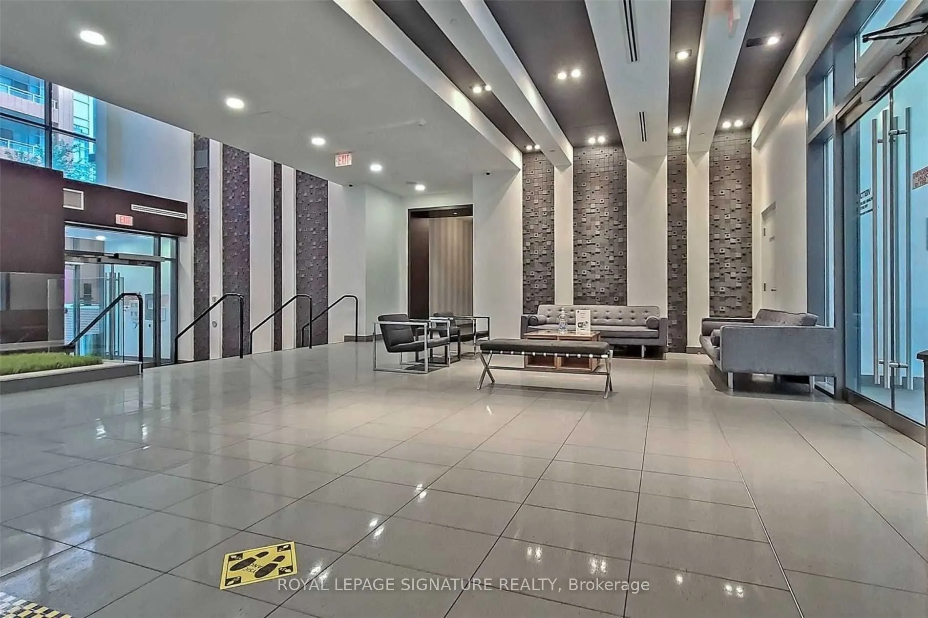 20 Bruyeres Mews, #1106