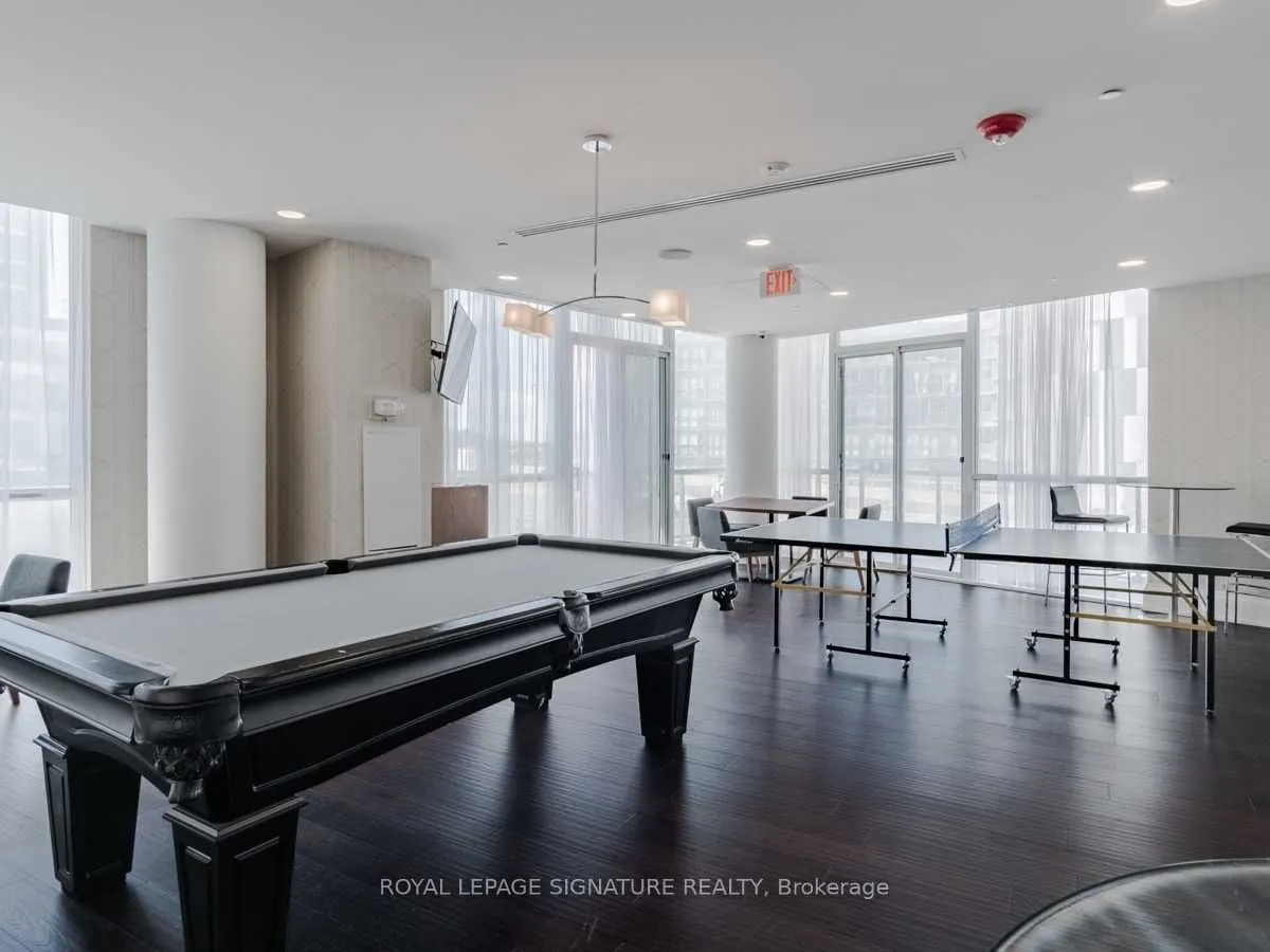 20 Bruyeres Mews, #1106