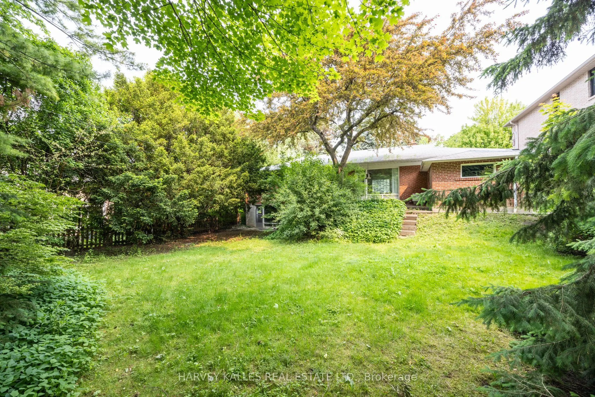 17 Munro Boulevard