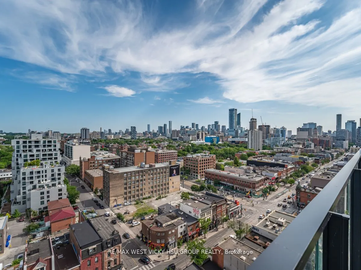 458 Richmond Street W, #806