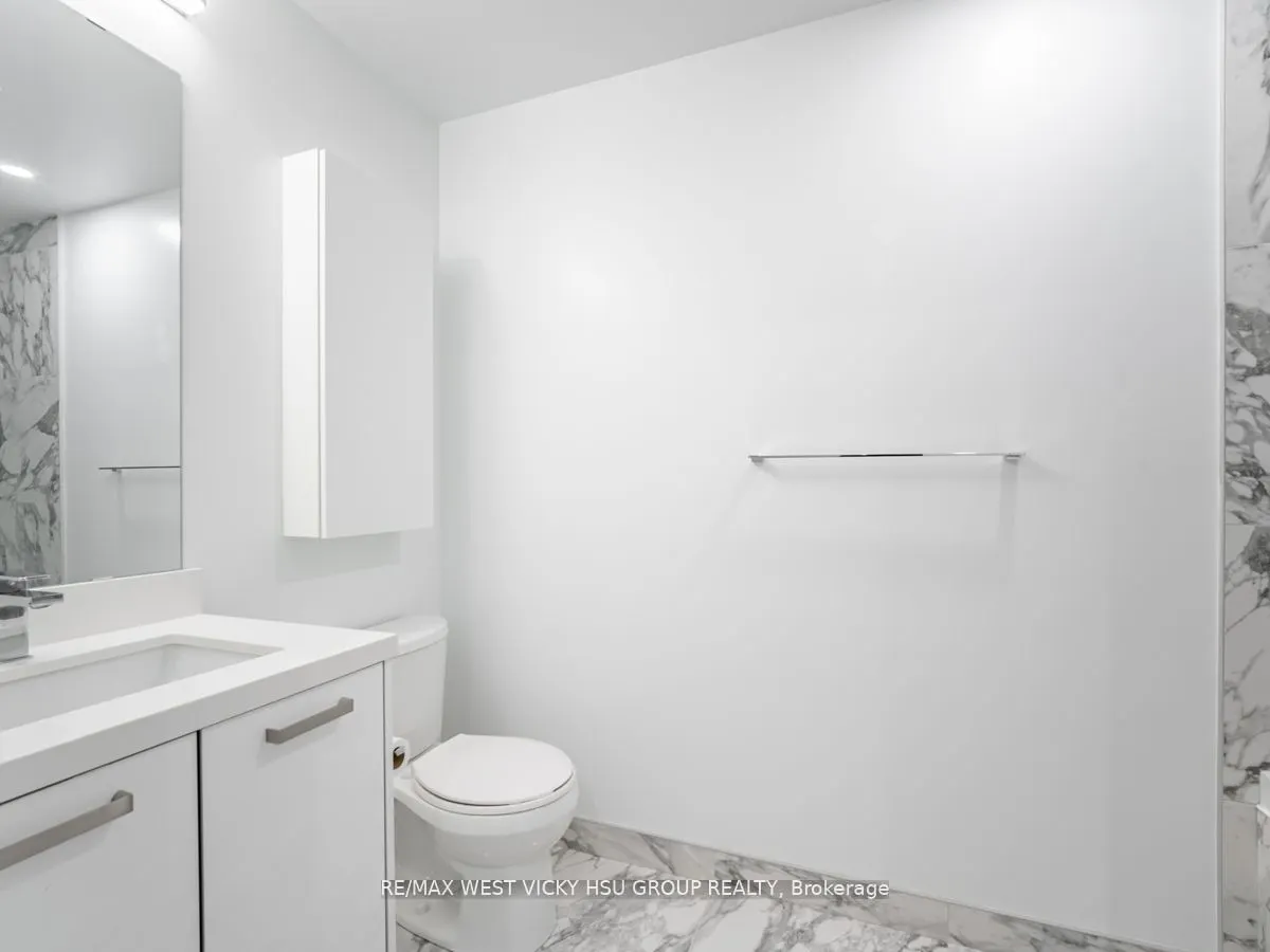 458 Richmond Street W, #806
