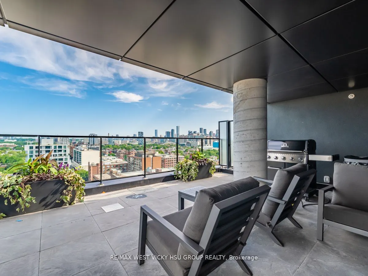 458 Richmond Street W, #806