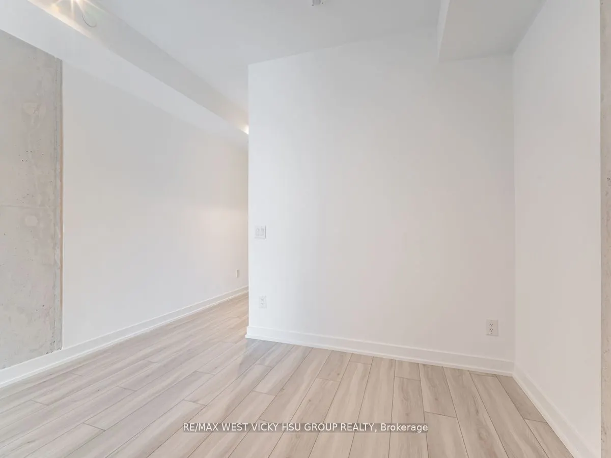 458 Richmond Street W, #806