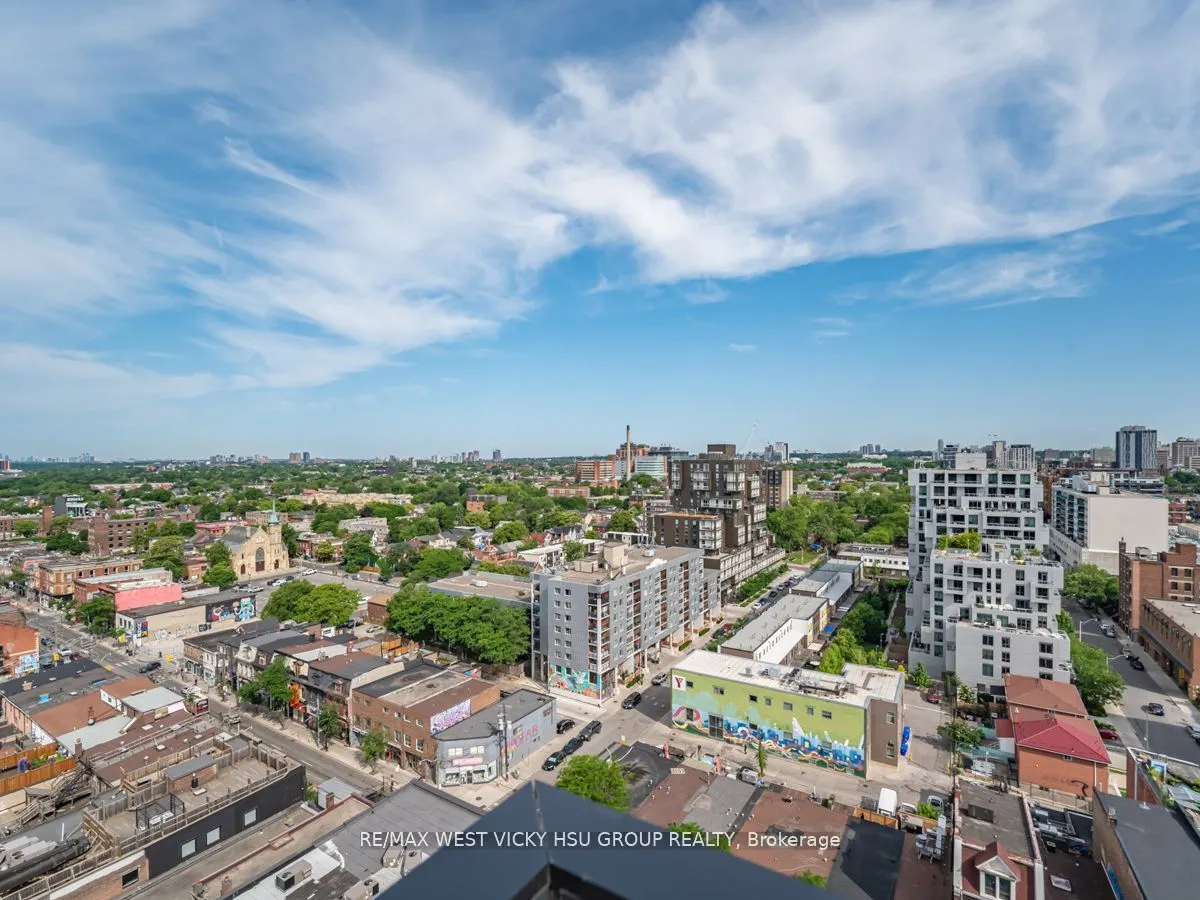 458 Richmond Street W, #806