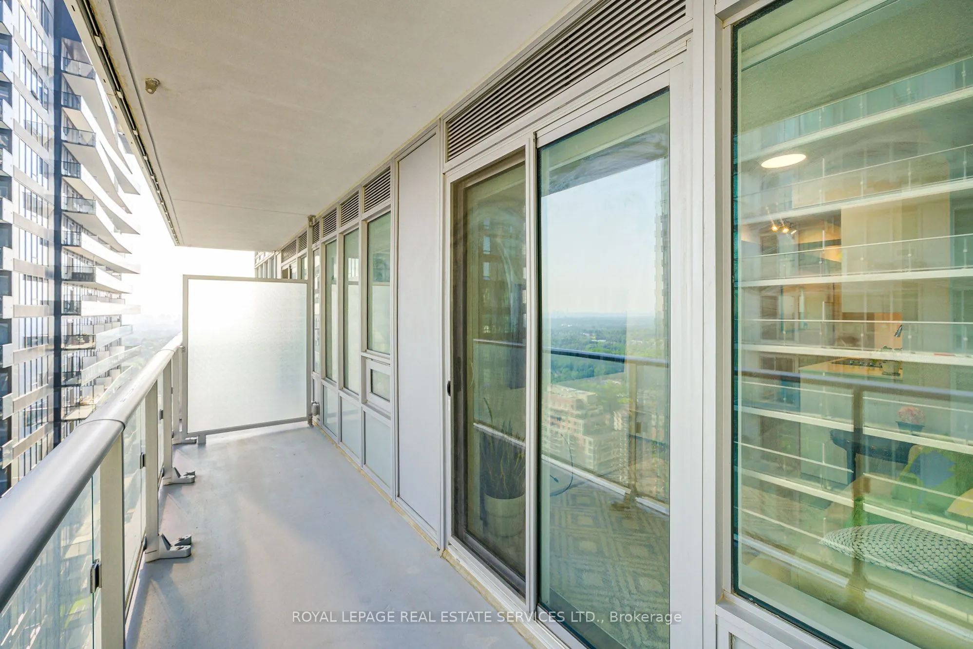 195 Redpath Avenue, #3202