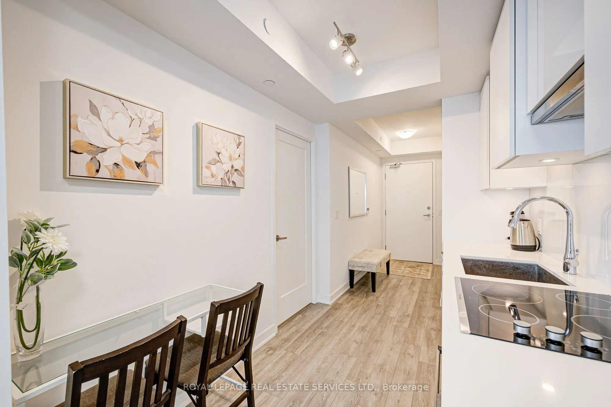 195 Redpath Avenue, #3202