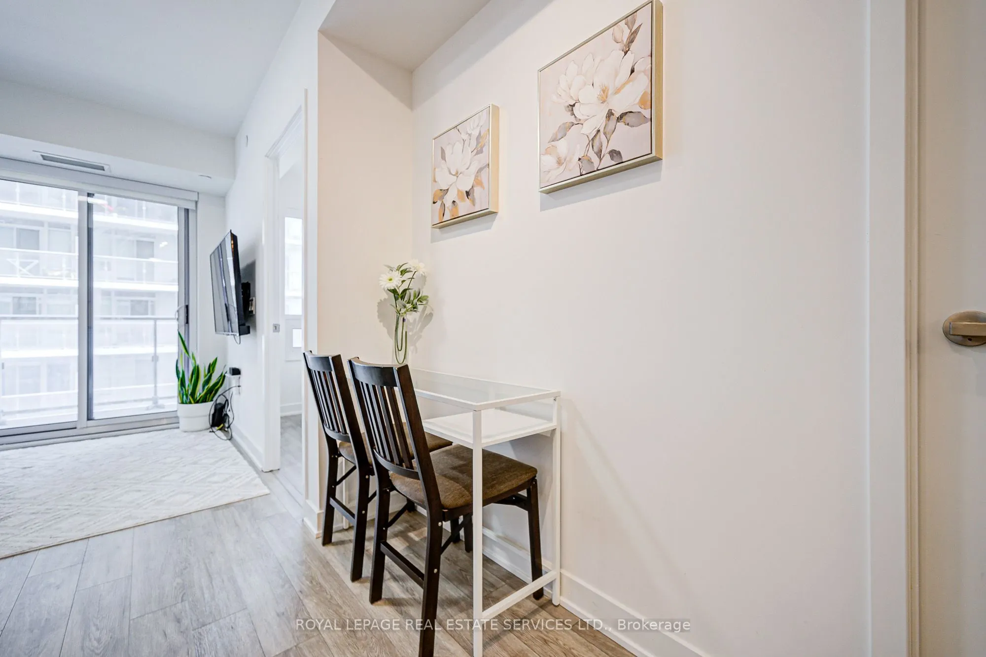 195 Redpath Avenue, #3202
