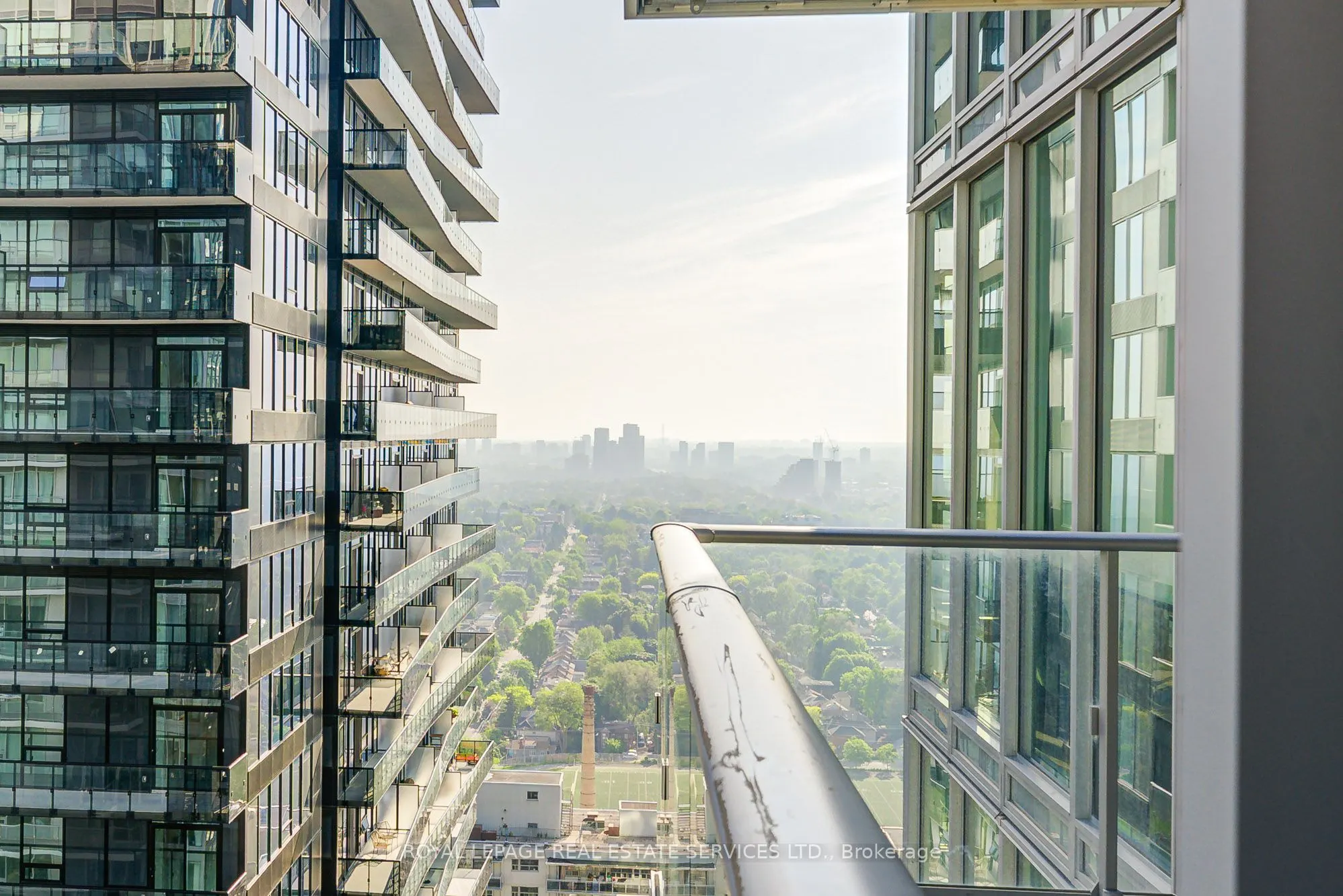 195 Redpath Avenue, #3202