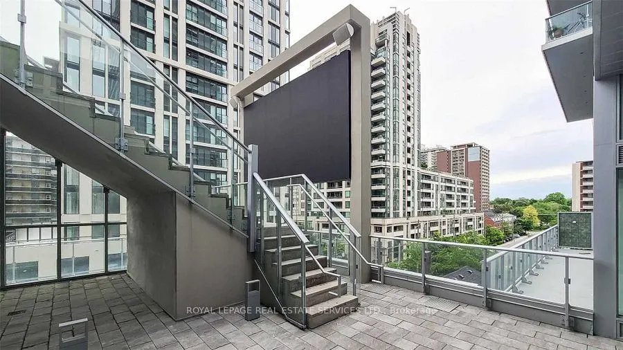 195 Redpath Avenue, #3202