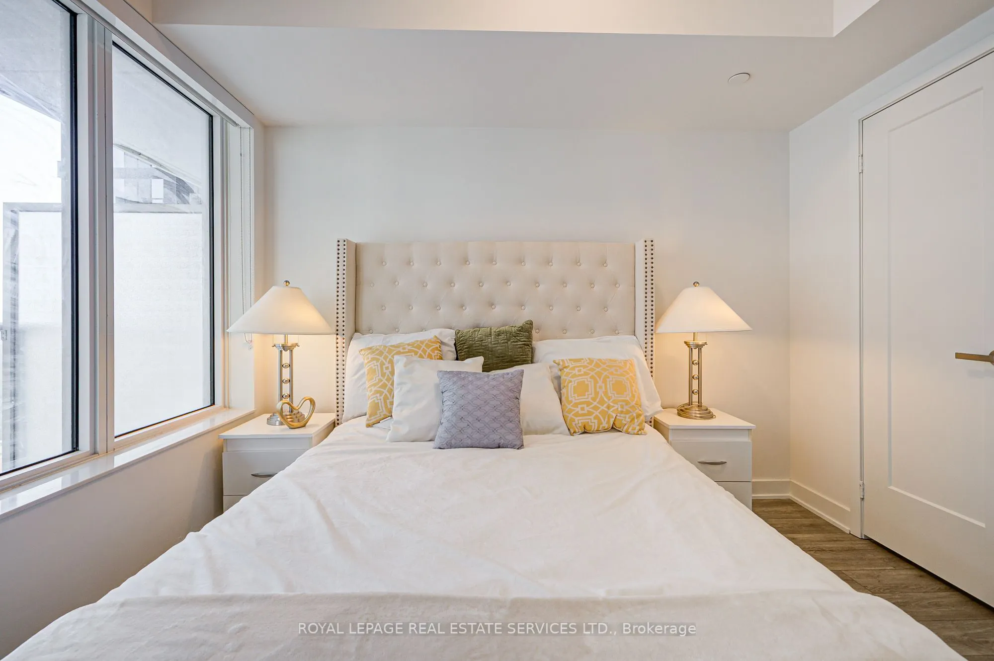 195 Redpath Avenue, #3202