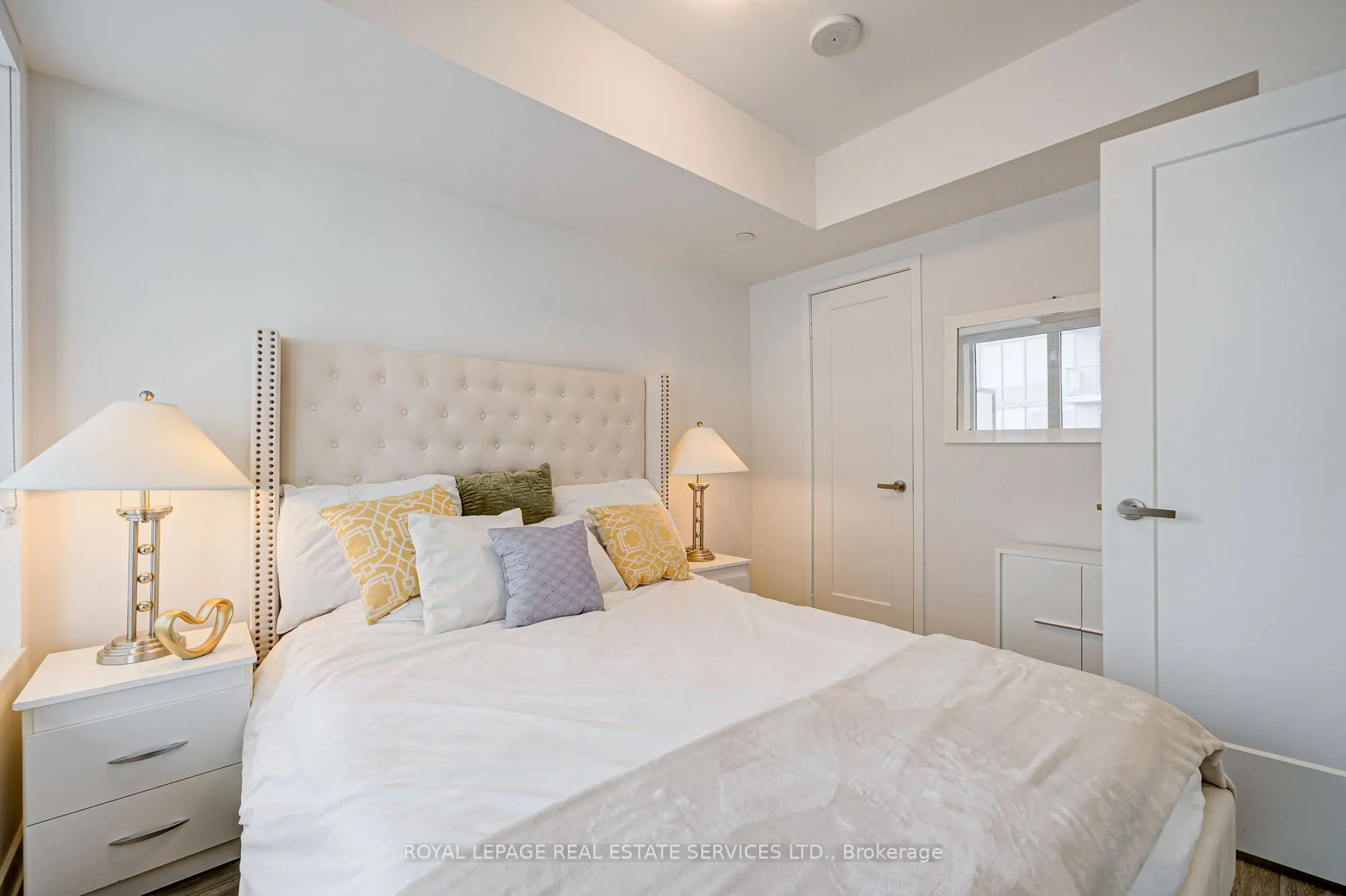 195 Redpath Avenue, #3202