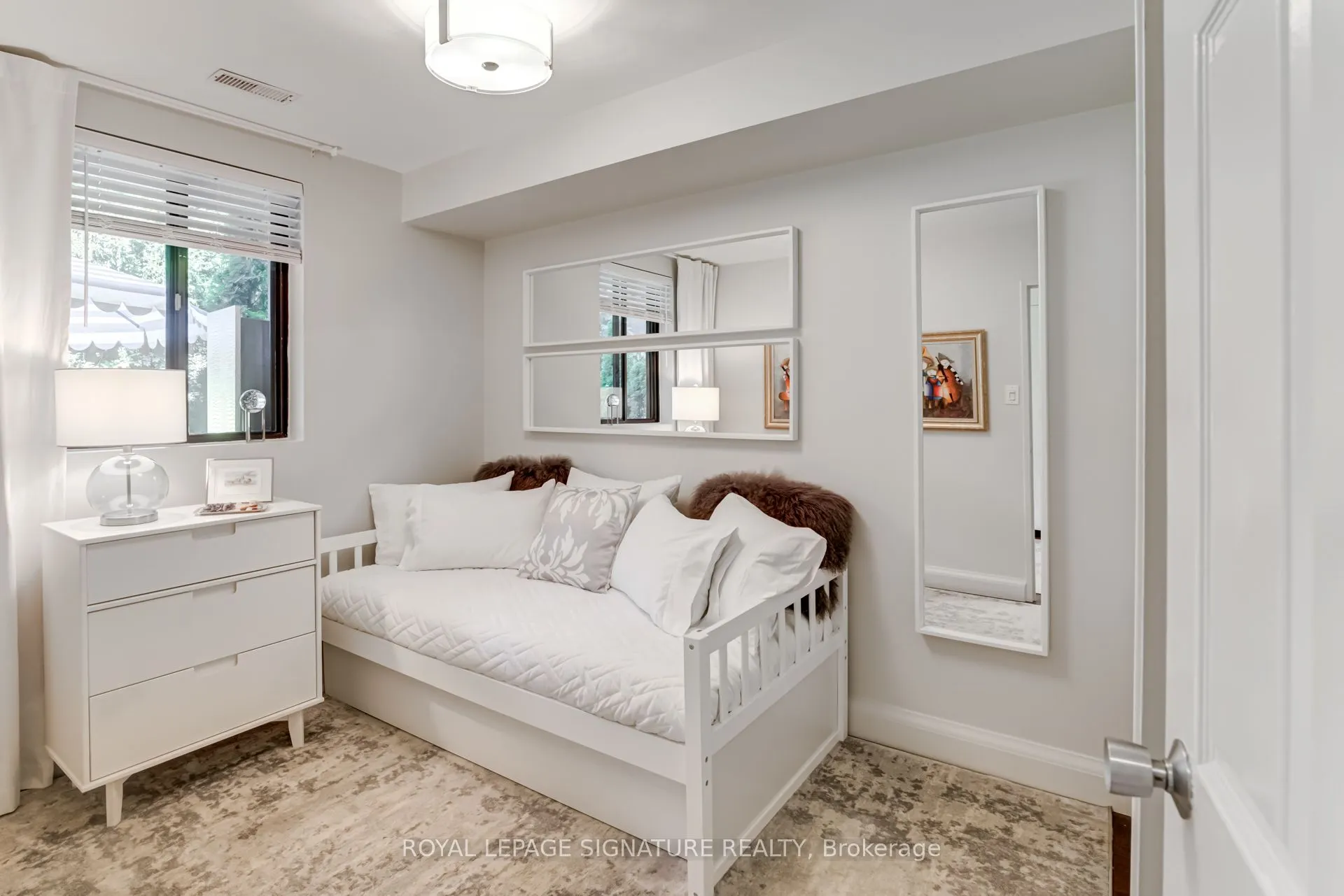 142 Pears Avenue, #B2