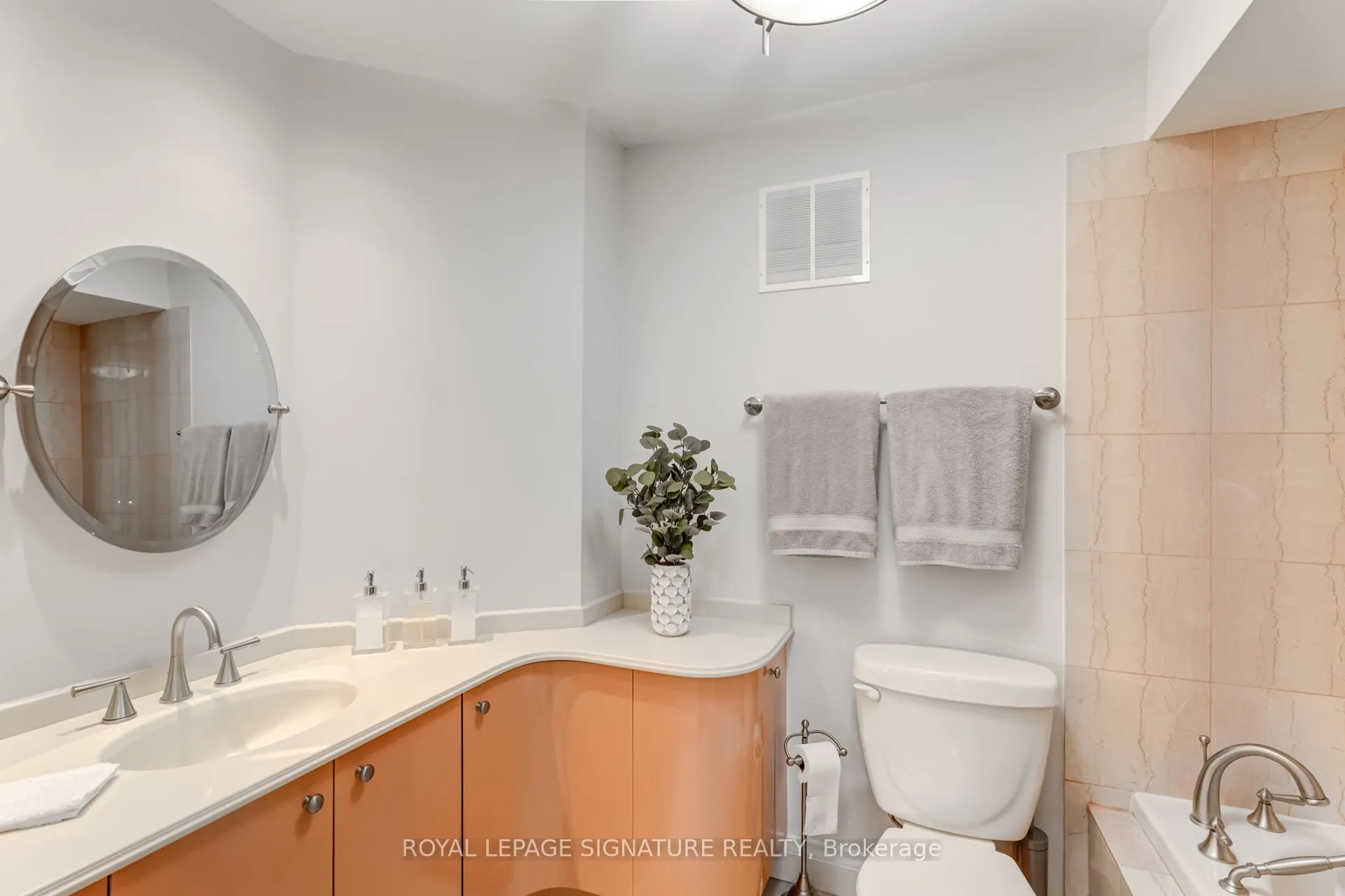 142 Pears Avenue, #B2