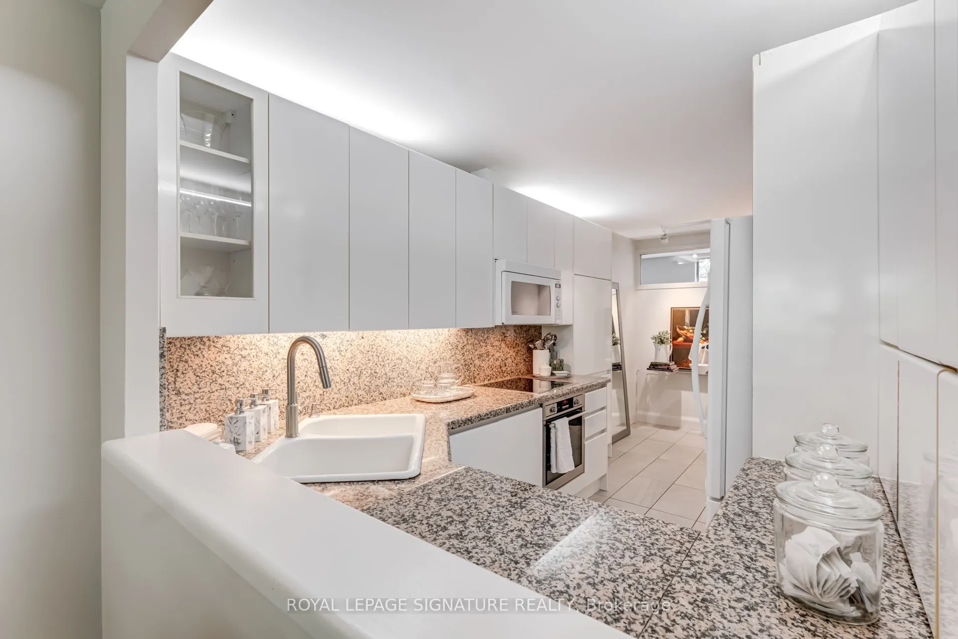 142 Pears Avenue, #B2