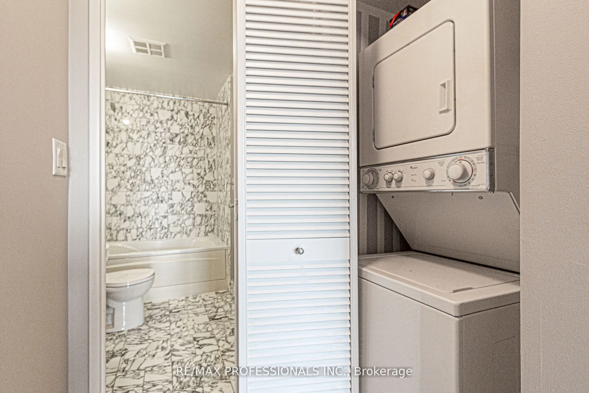 70 Alexander Street, #1007