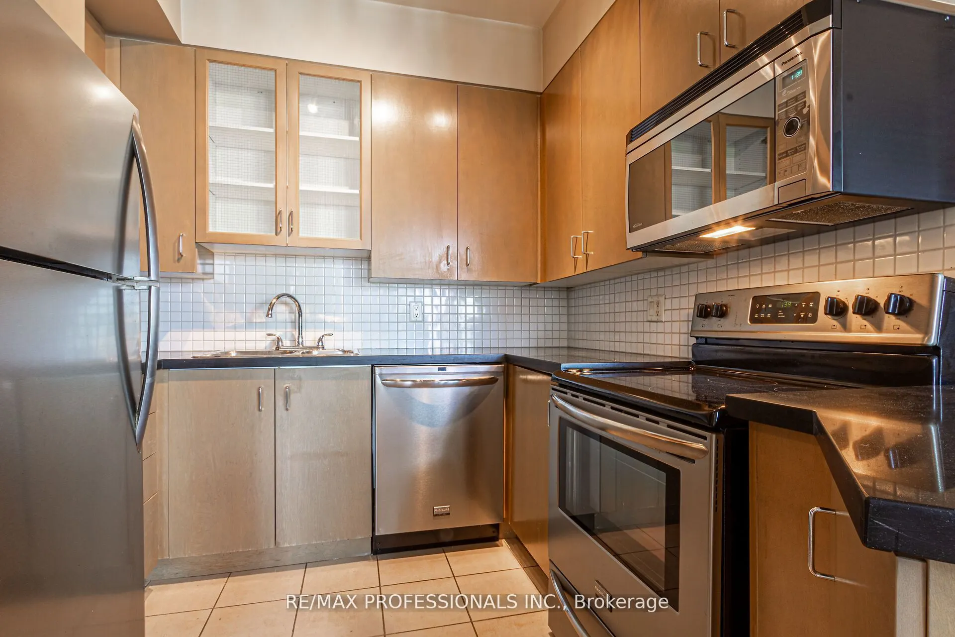70 Alexander Street, #1007