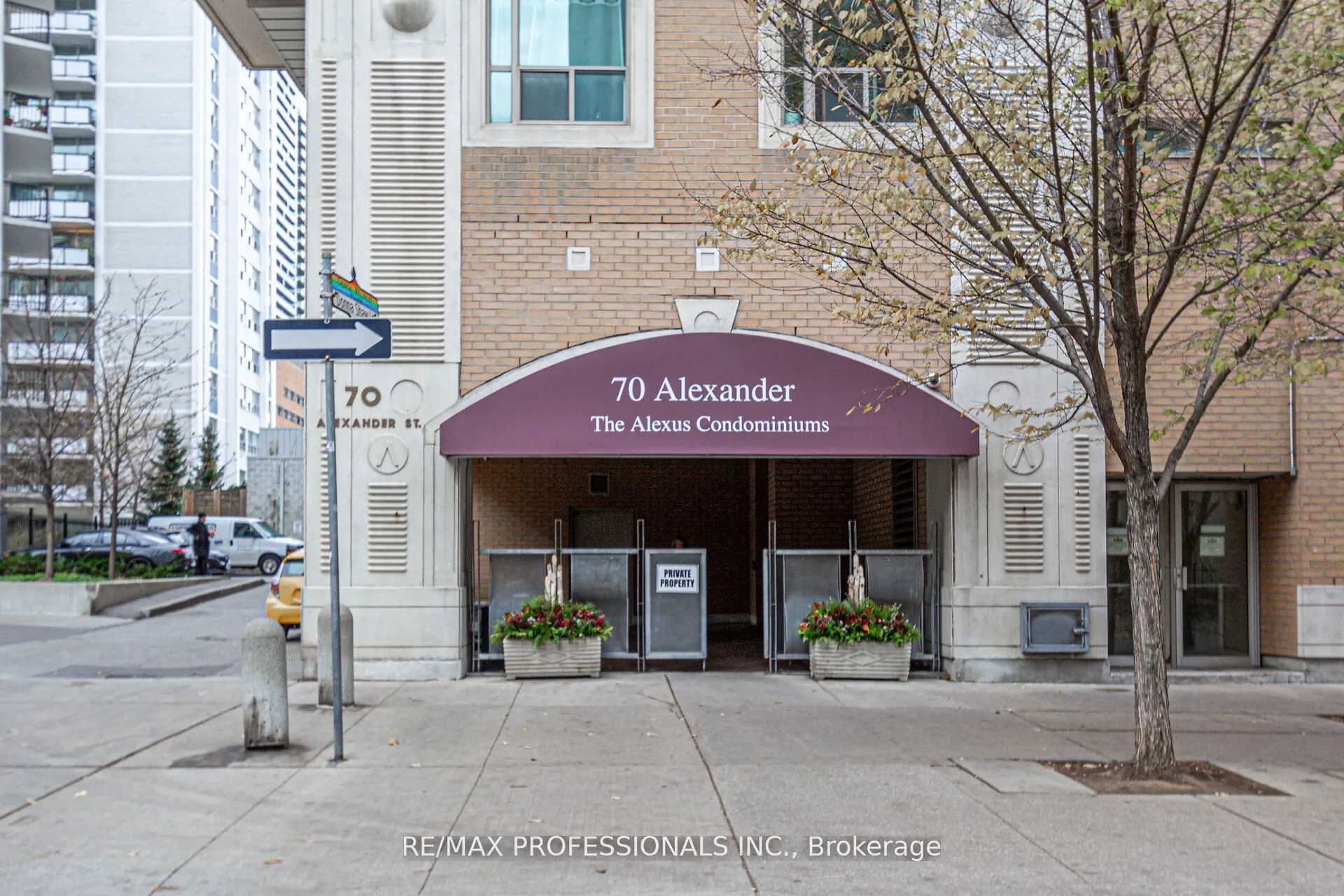 70 Alexander Street, #1007
