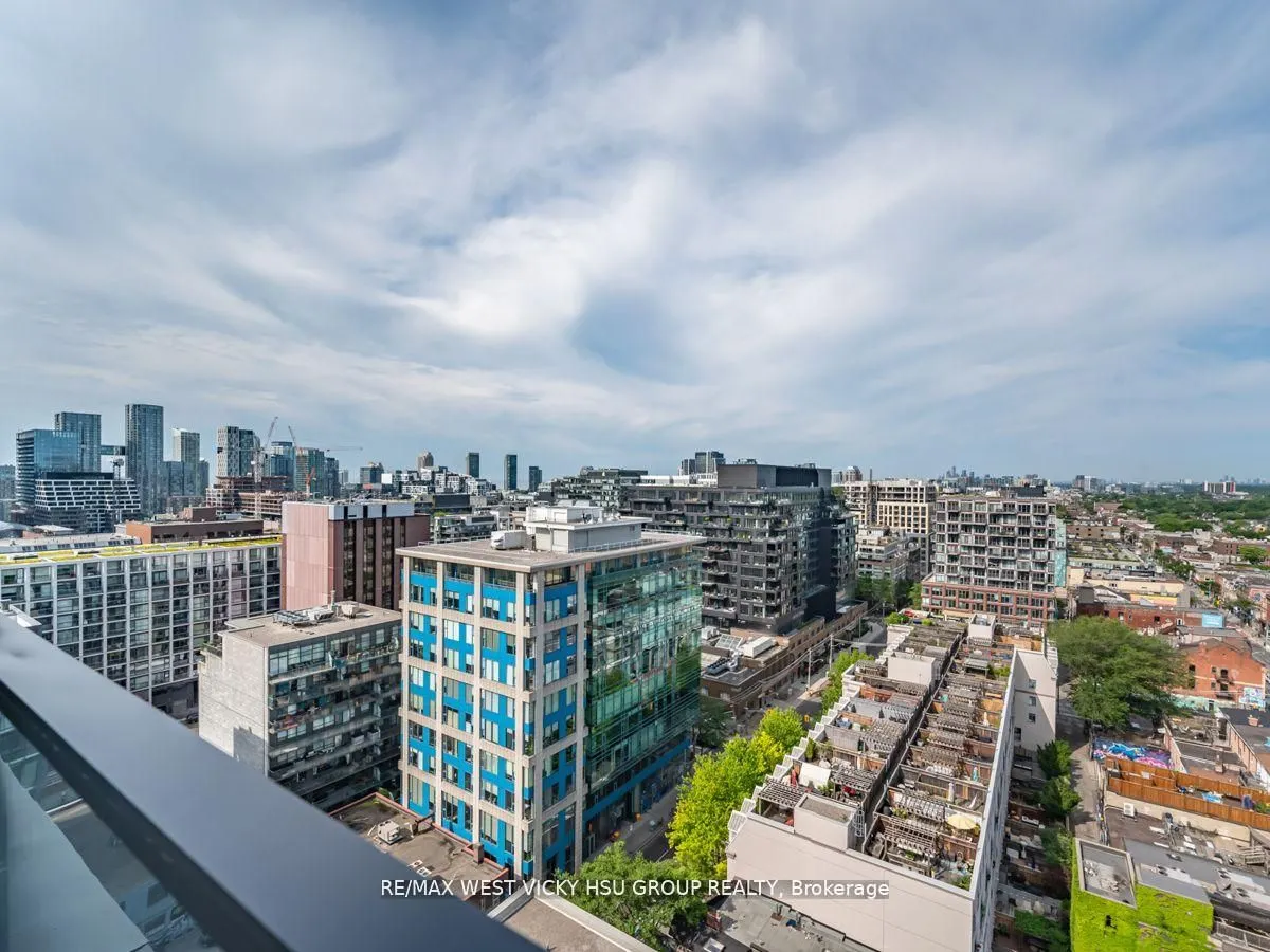 458 Richmond Street W, #806