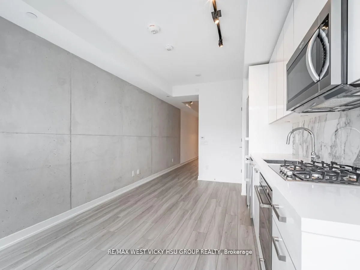 458 Richmond Street W, #806