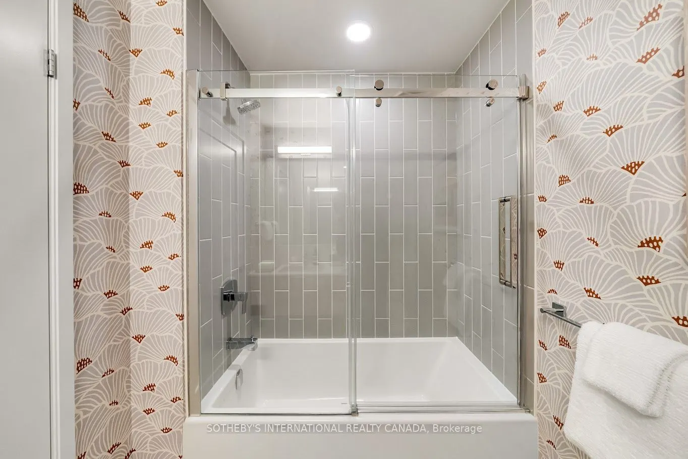 88 Bathurst Street, #622