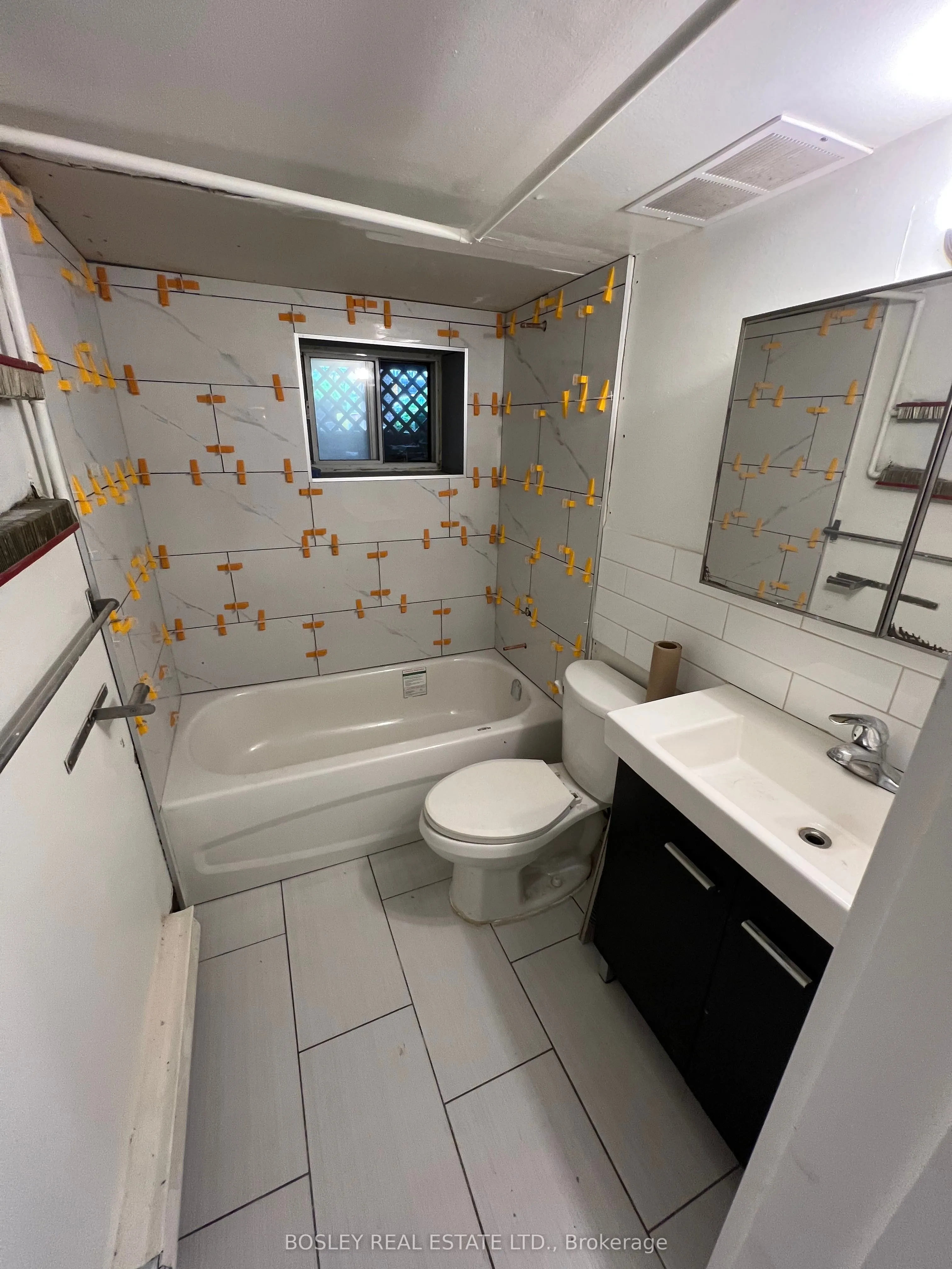383 Lansdowne Avenue, #Bsmt