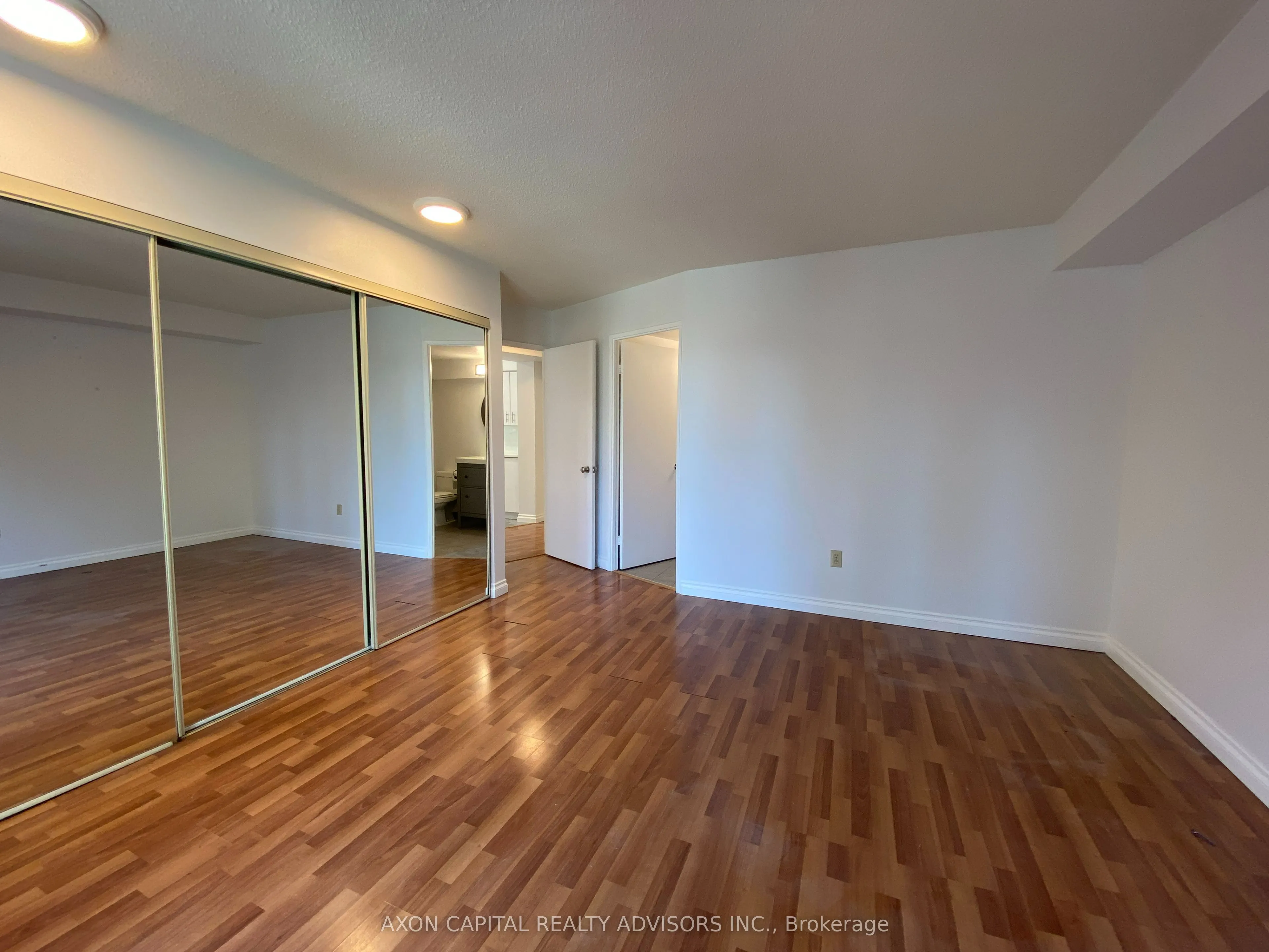 1055 Bay Street, #305
