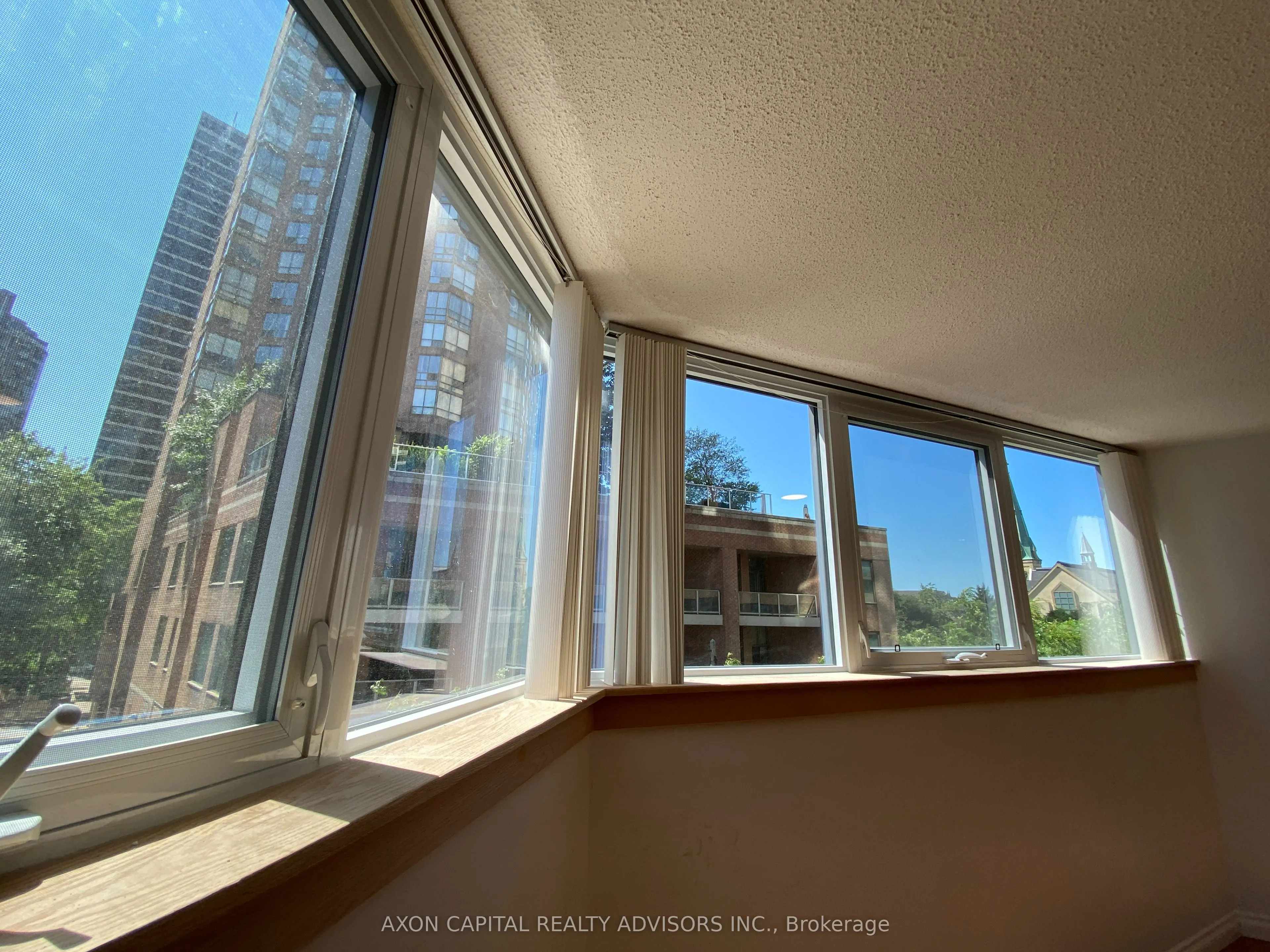 1055 Bay Street, #305