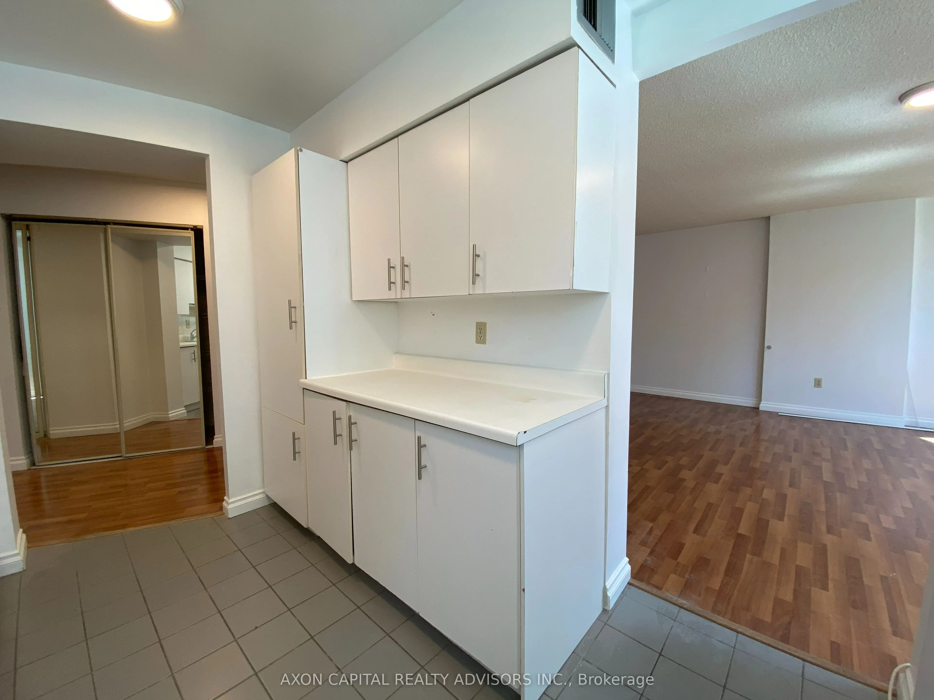 1055 Bay Street, #305