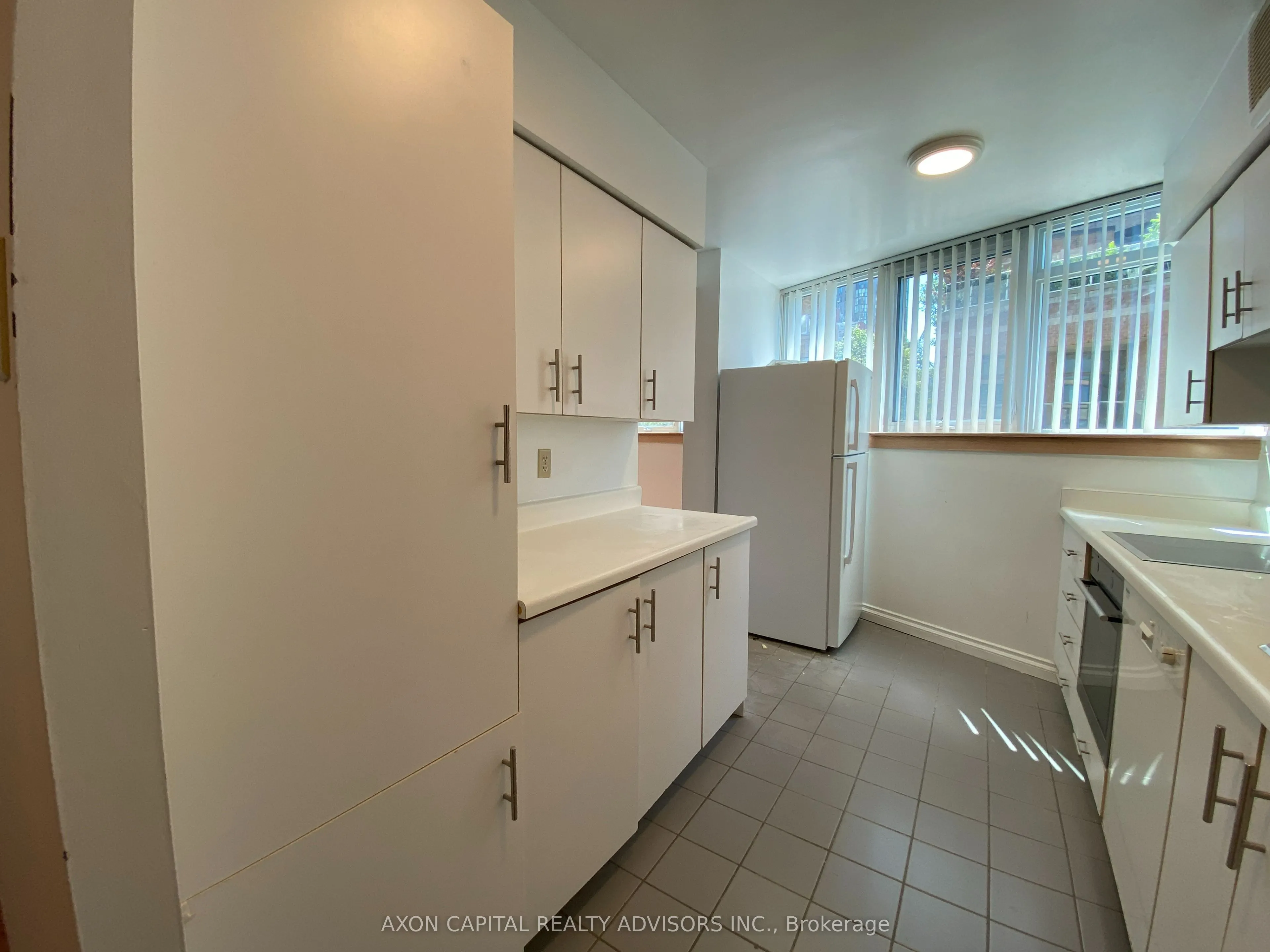 1055 Bay Street, #305