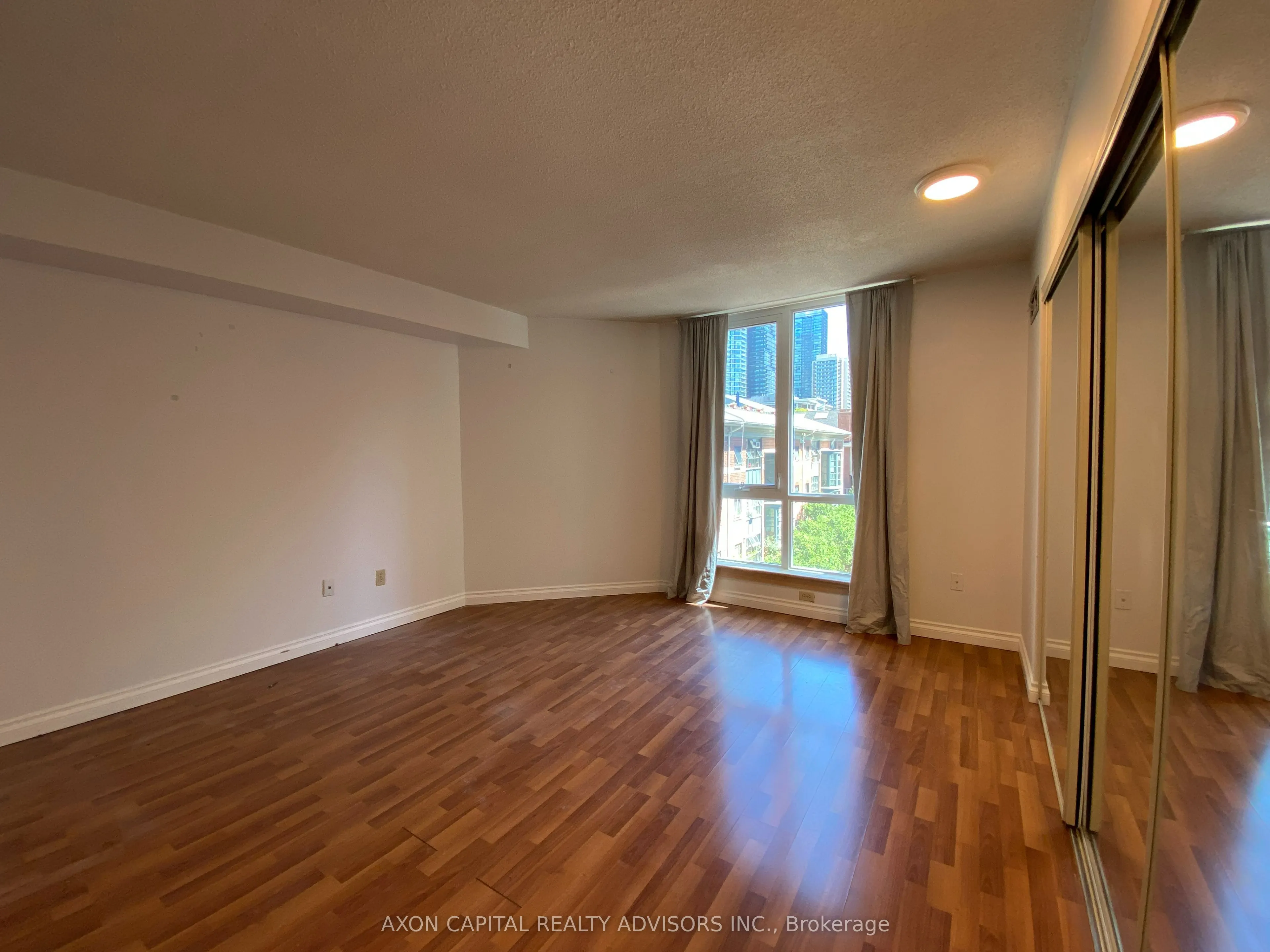 1055 Bay Street, #305