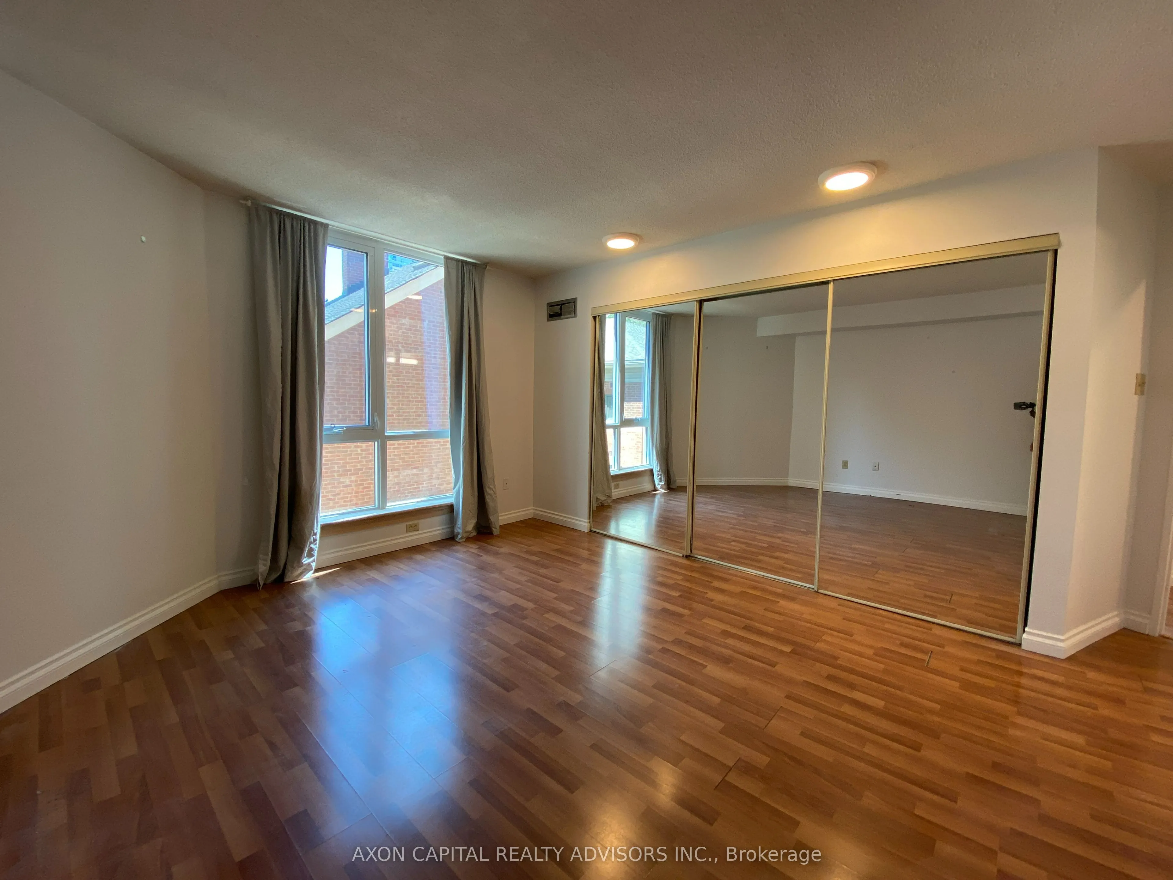 1055 Bay Street, #305