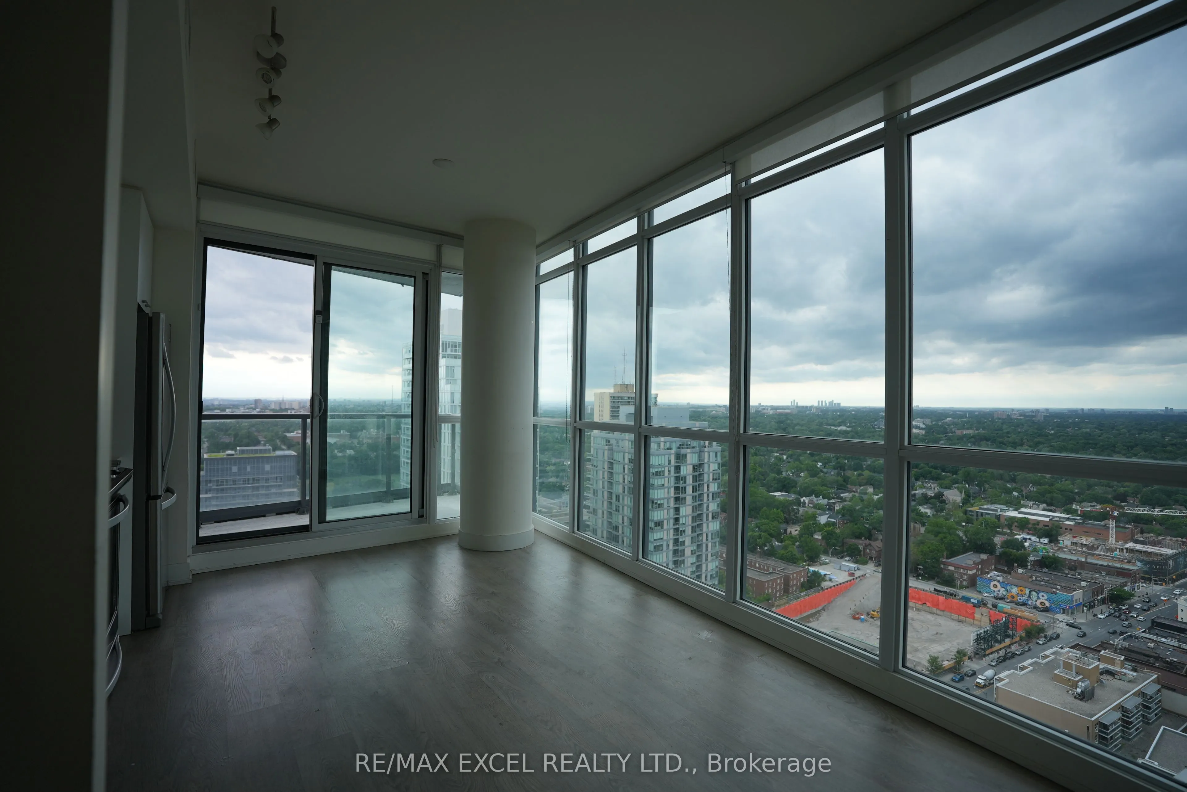30 Roehampton Avenue, #3105