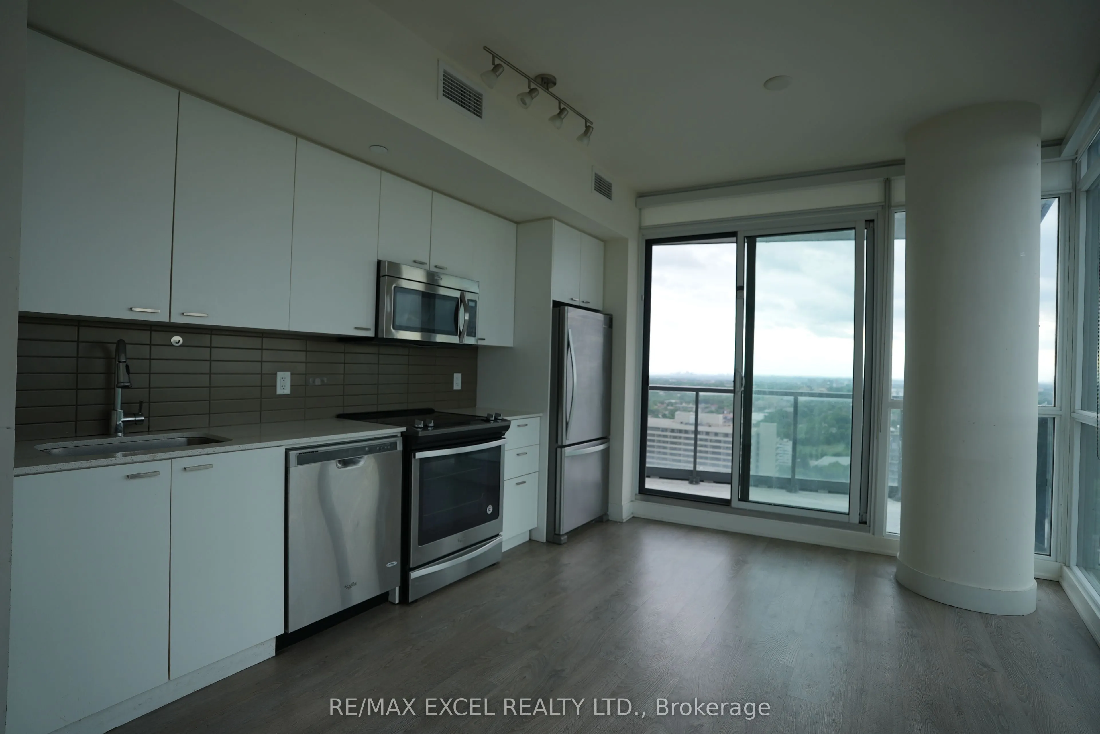 30 Roehampton Avenue, #3105