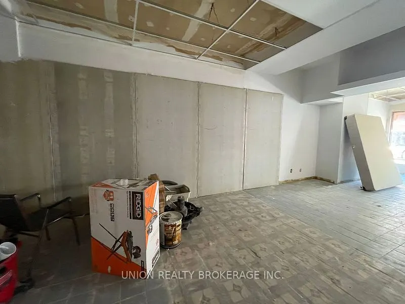 198 Bathurst Street