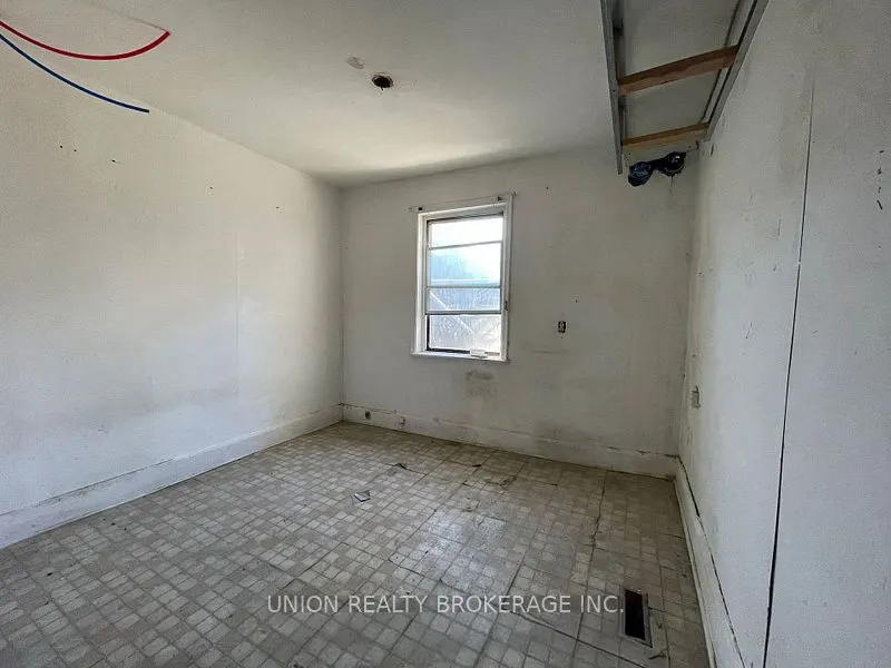 198 Bathurst Street