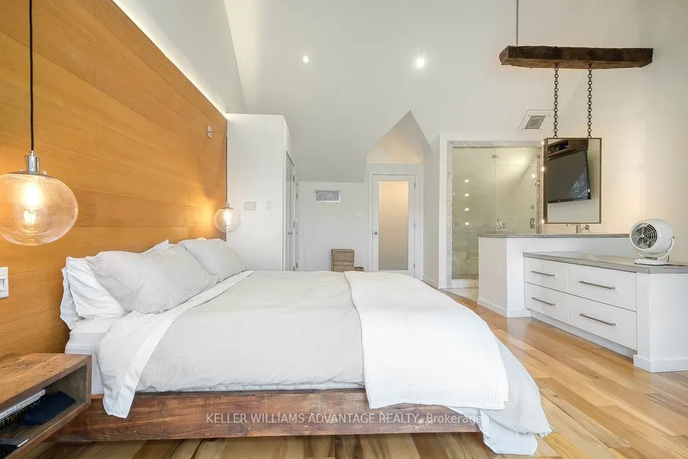 104 Ossington Avenue