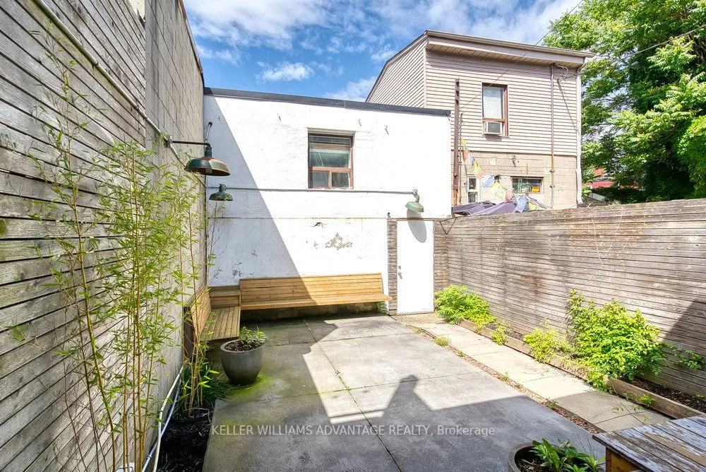 104 Ossington Avenue