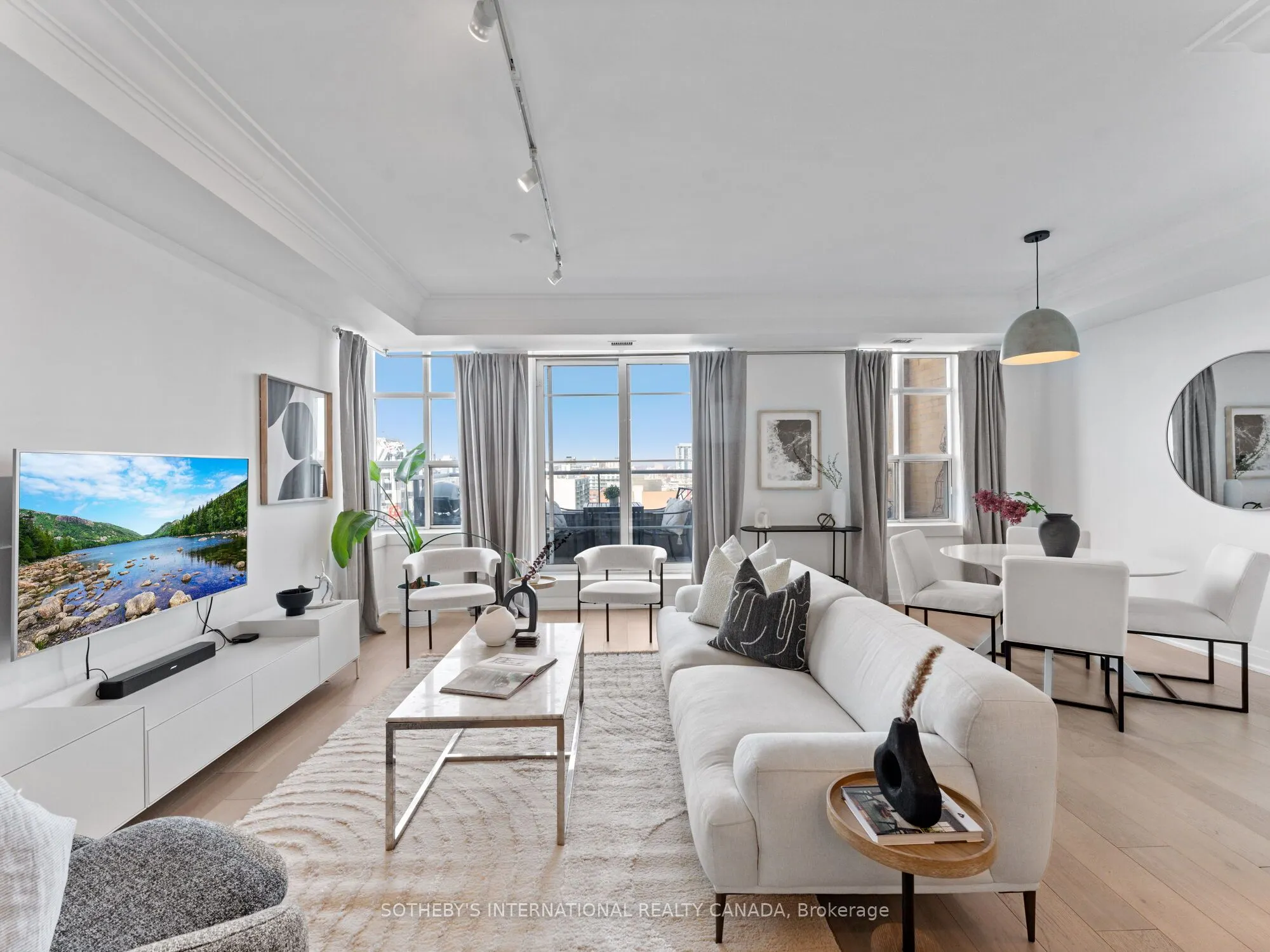 438 Richmond Street W, #1406
