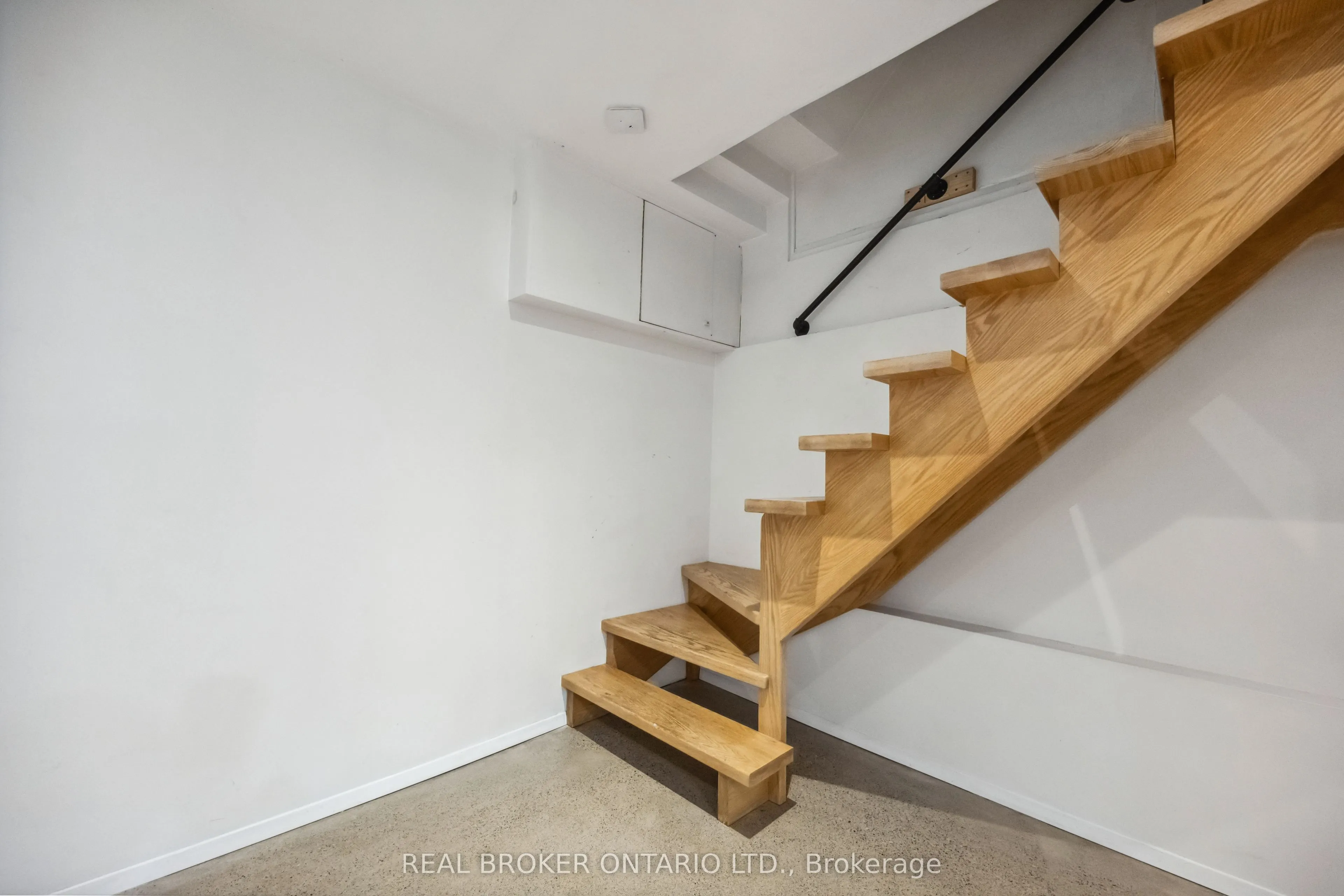 658 Davenport Road