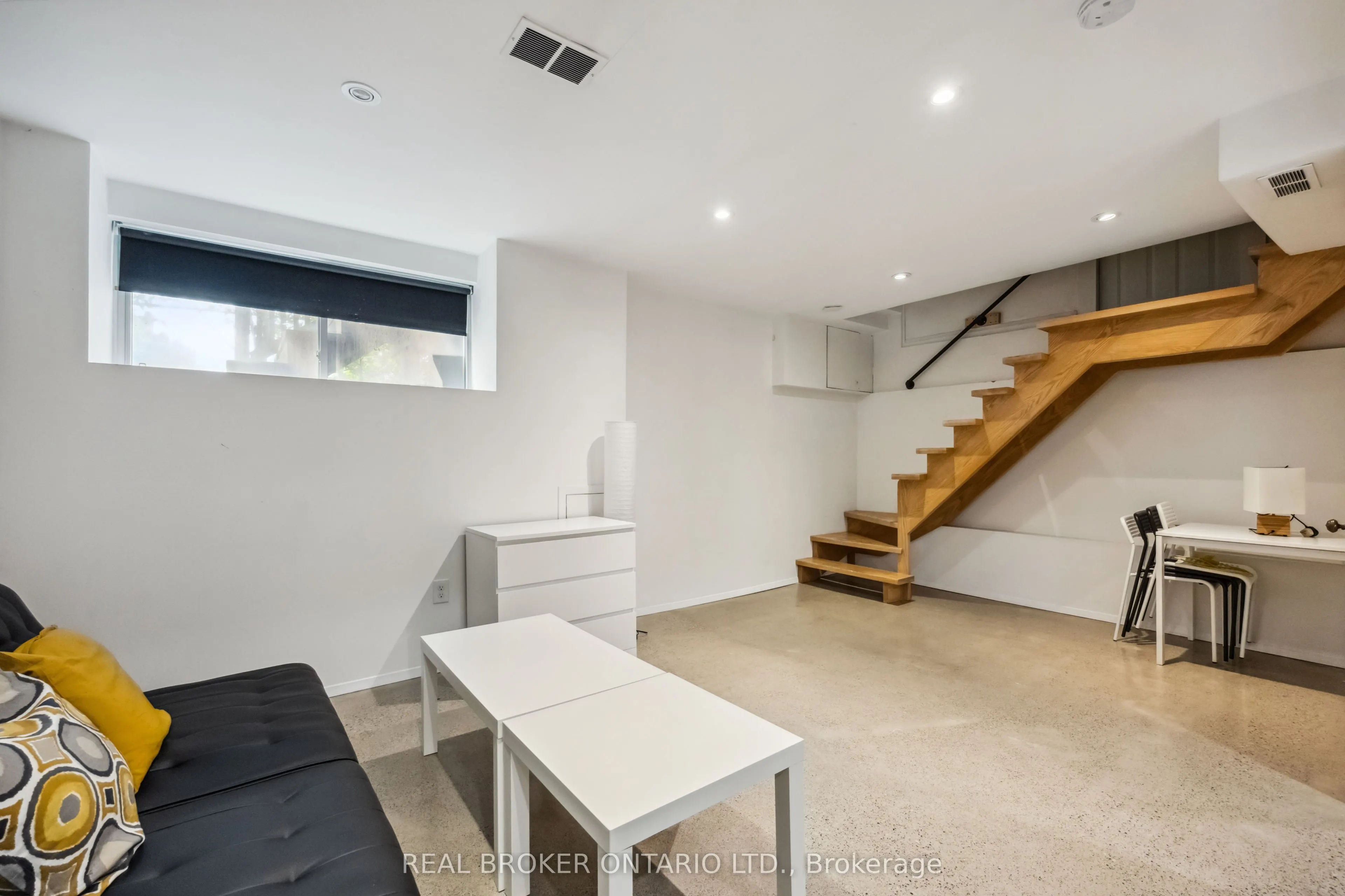 658 Davenport Road