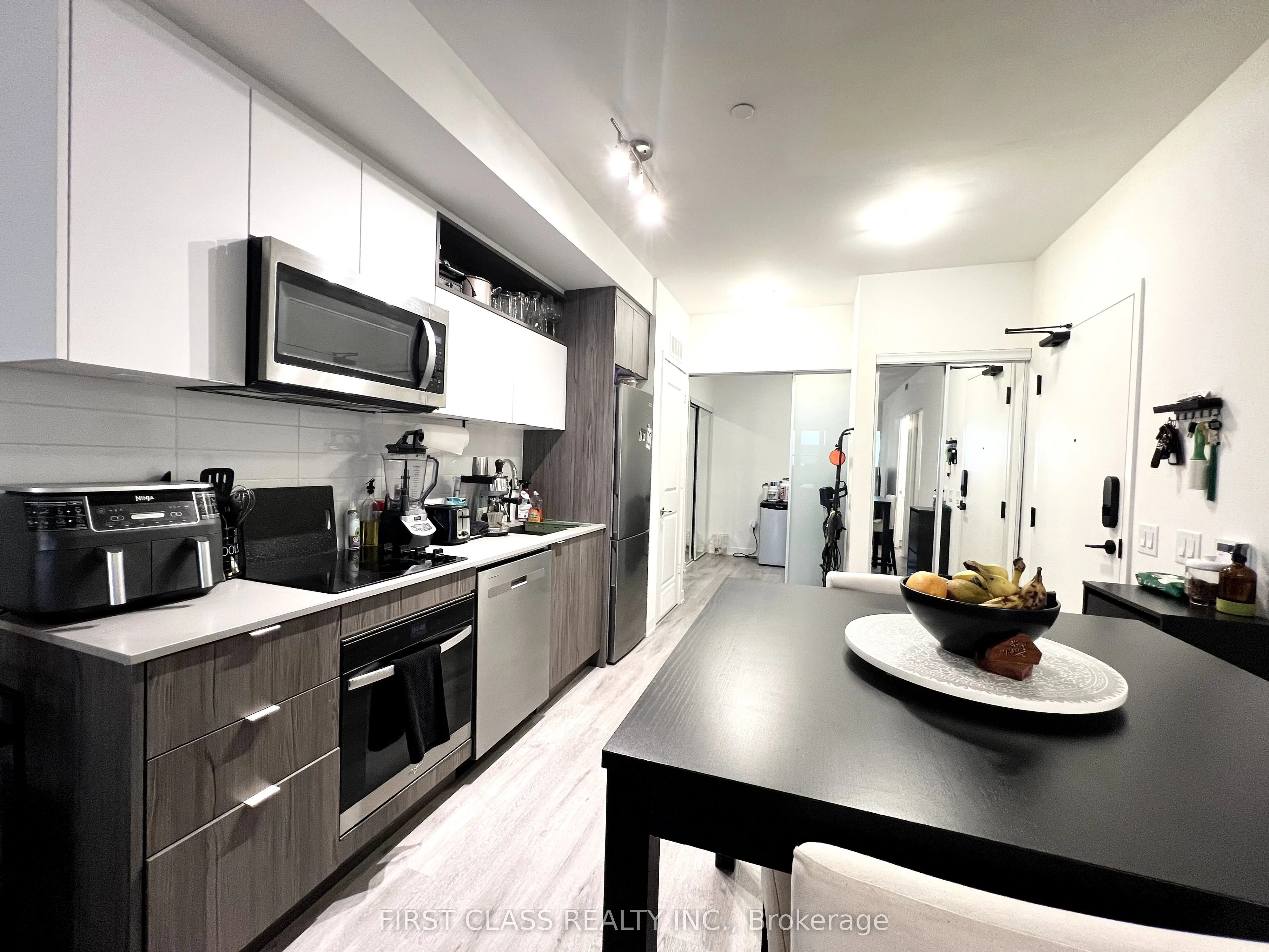 100 Dalhousie Street, #211