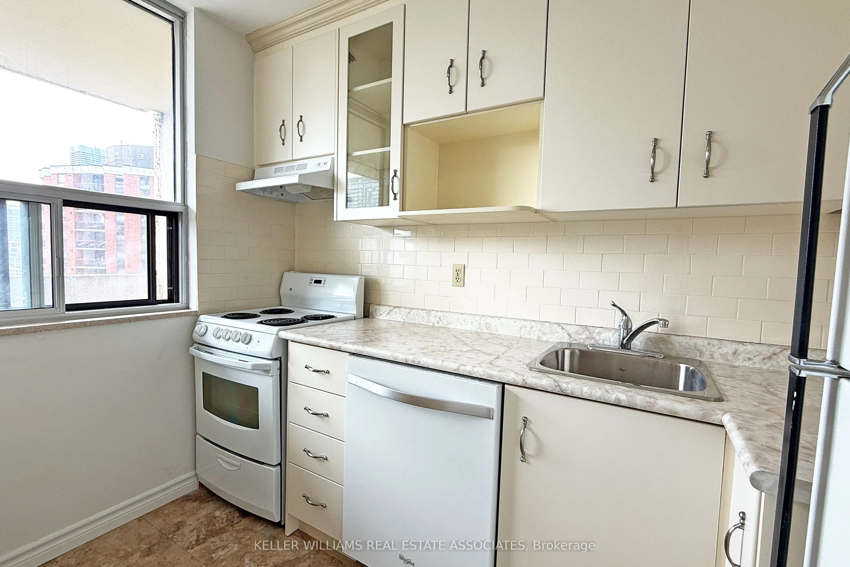 40 Homewood Avenue, #1711