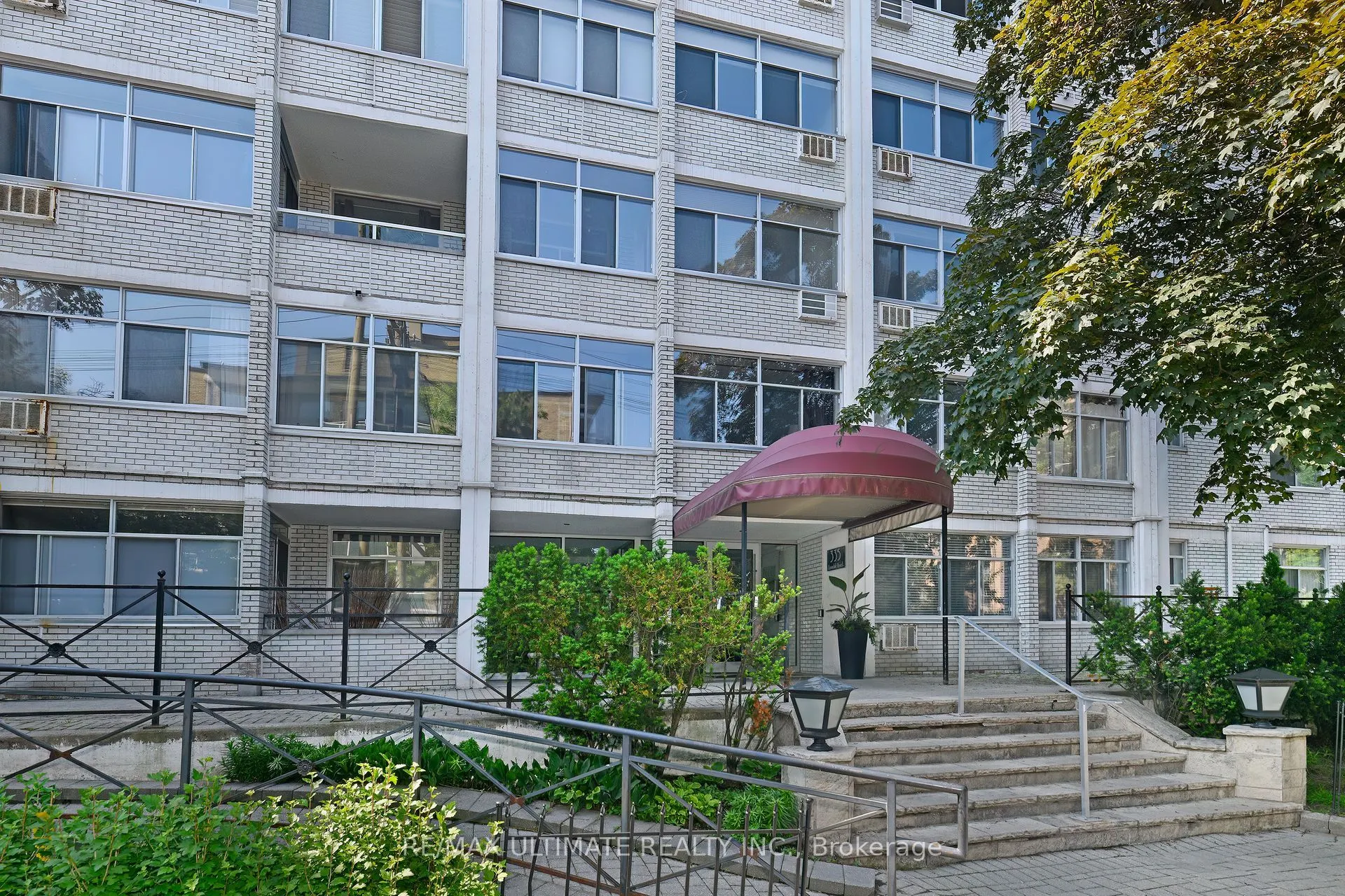 335 Lonsdale Road, #510