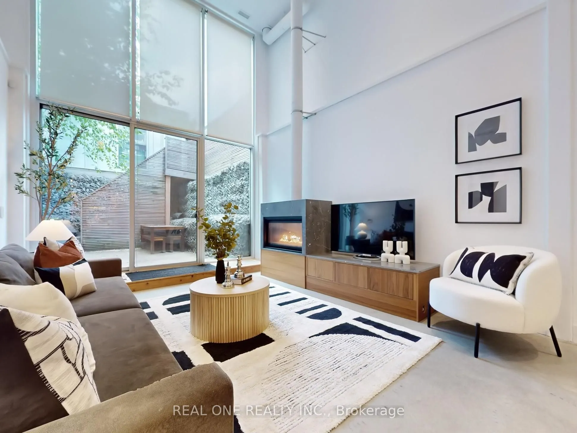 840 Richmond Street W