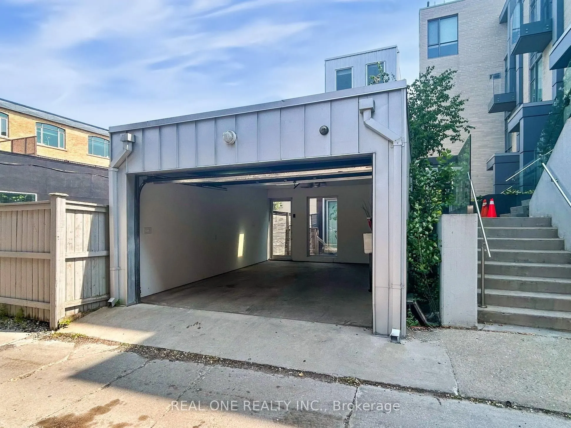 840 Richmond Street W