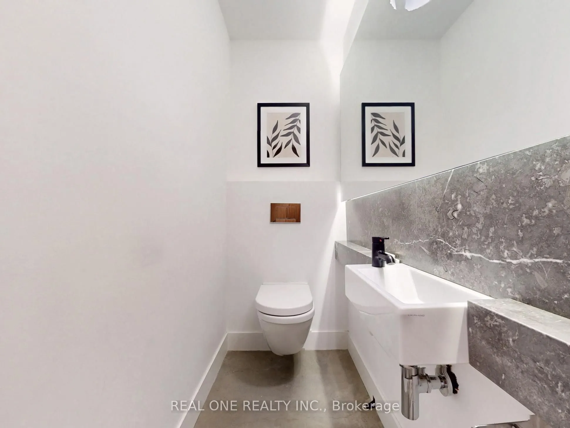 840 Richmond Street W