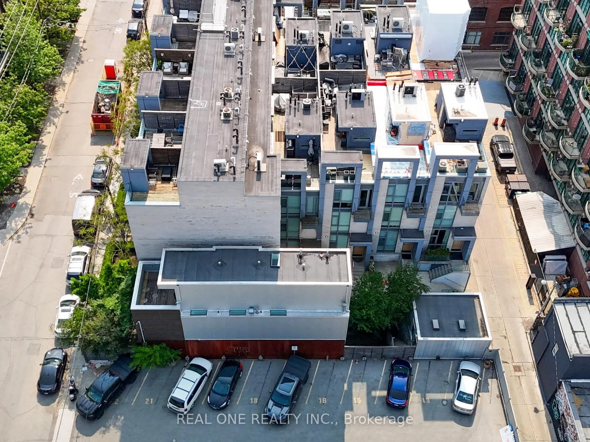 840 Richmond Street W